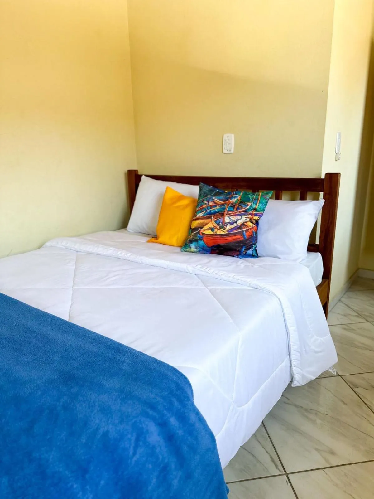 Bed in Pousada Antares de Paraty