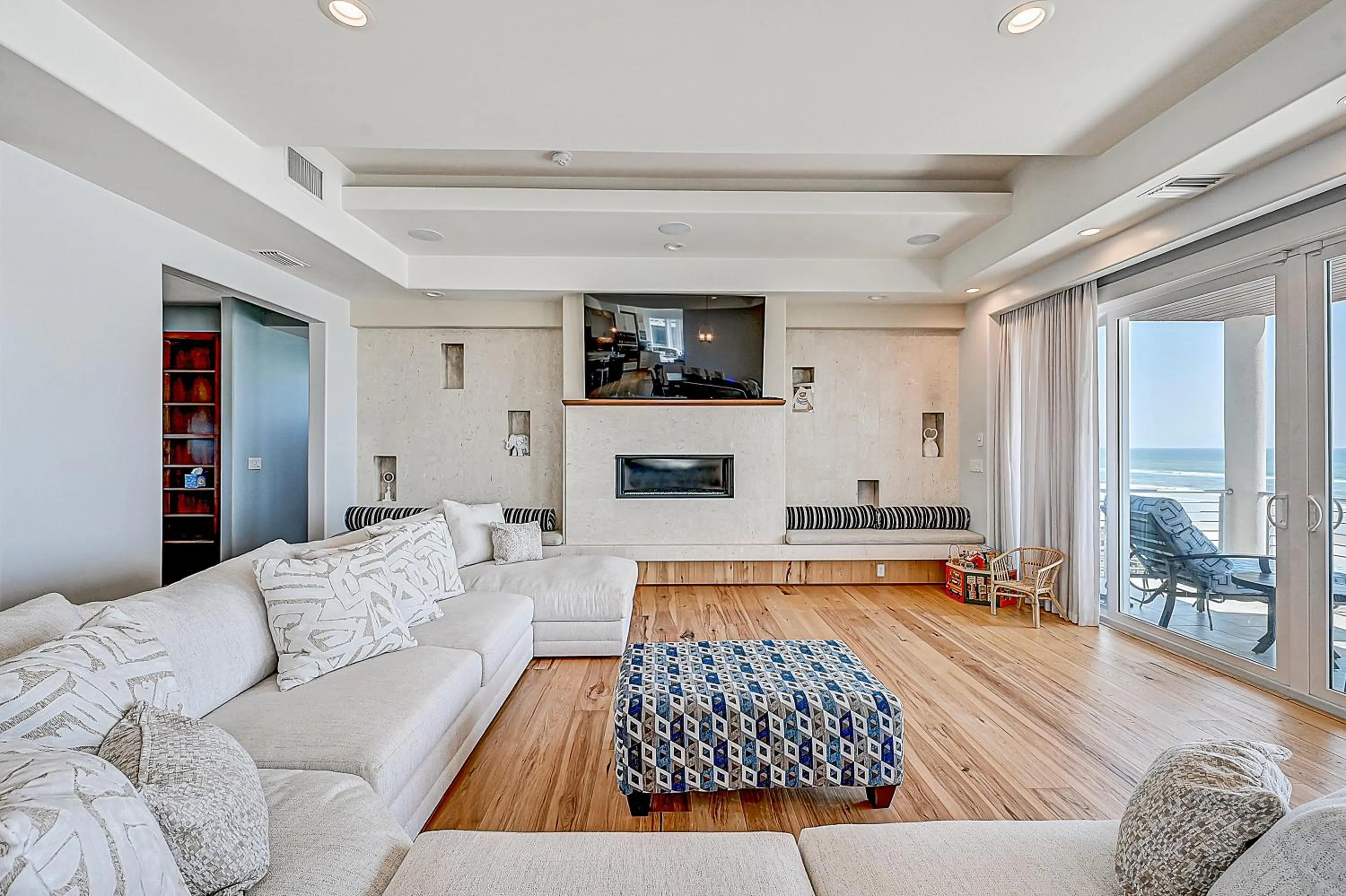 Photo of the whole room in Ocean Paradise