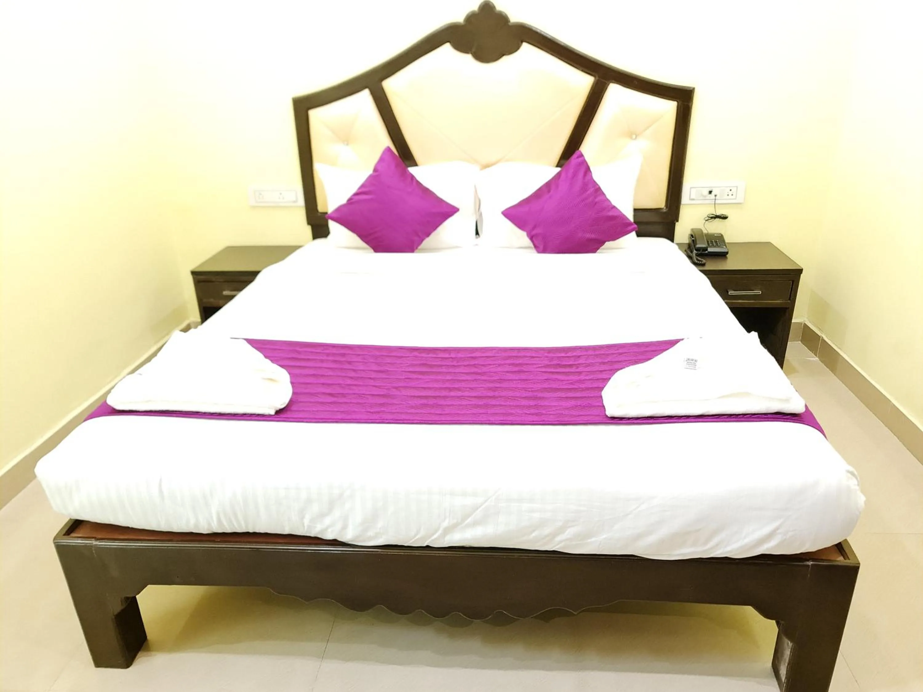 Bed in Al Noor Residency Business Class Hotel