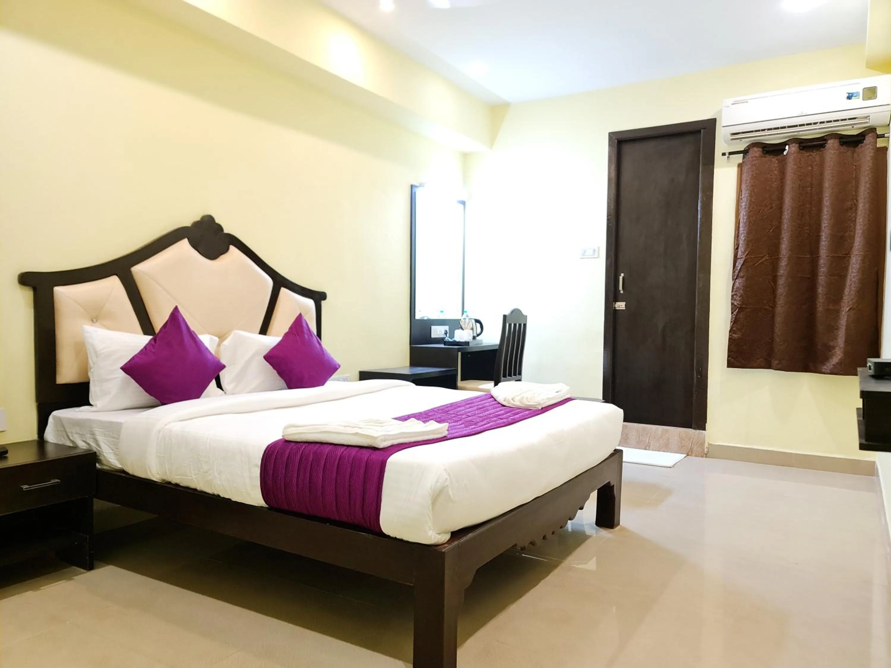 Bed in Al Noor Residency Business Class Hotel