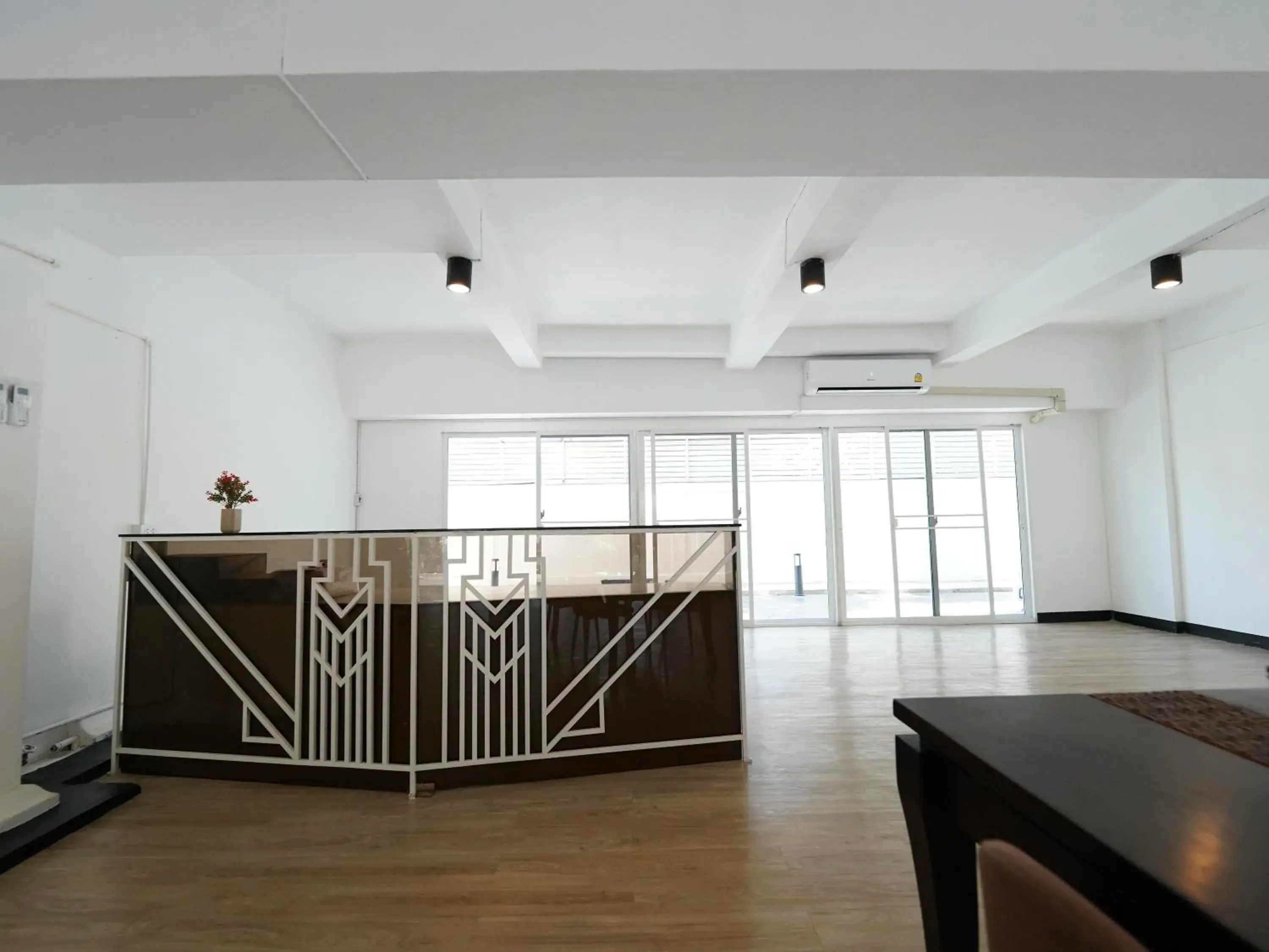 Lobby or reception in RoomQuest IT Square Don Mueang Airport Lobby or reception in RoomQuest IT Square Don Mueang Airport