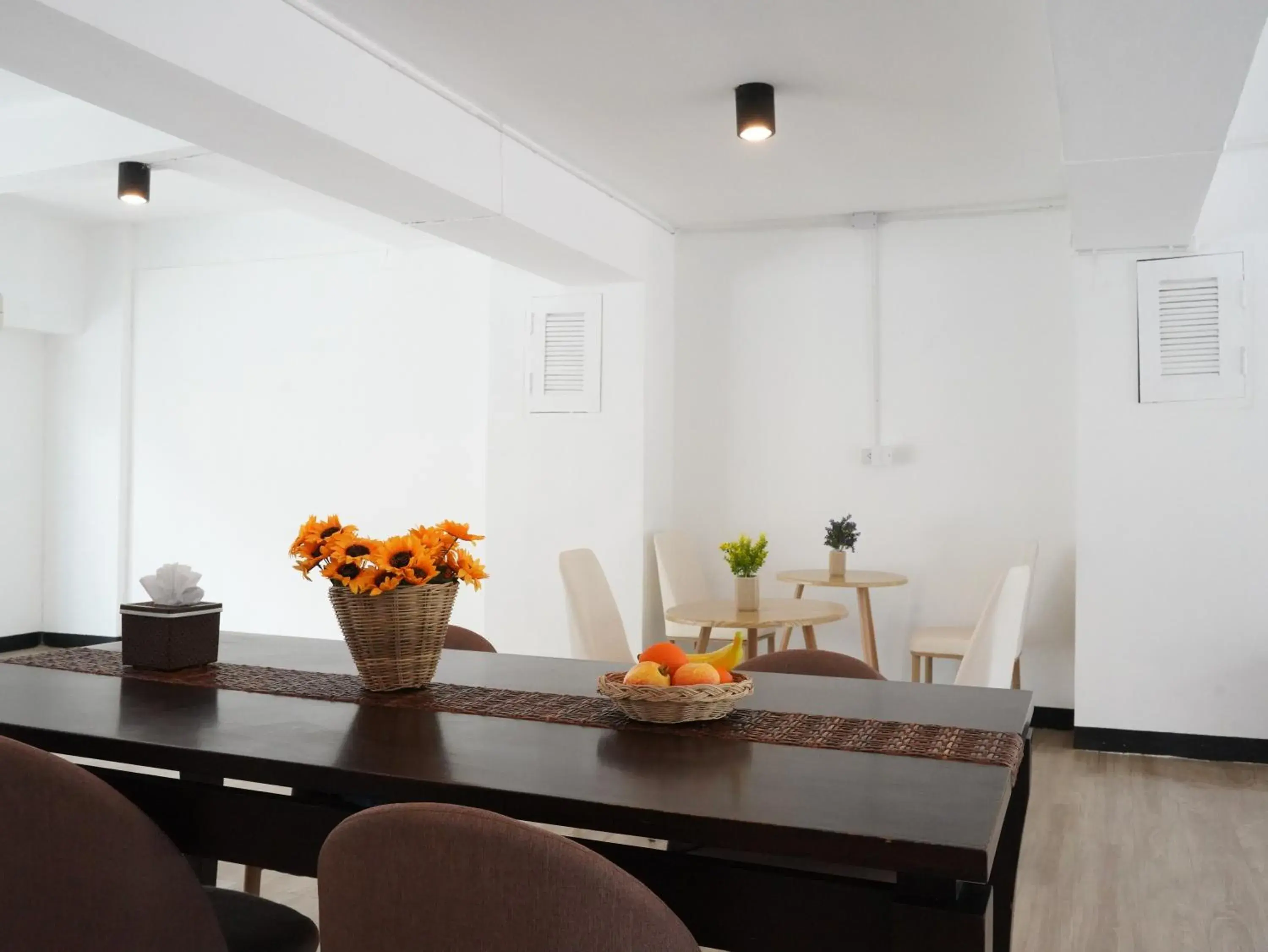 Lobby or reception in RoomQuest IT Square Don Mueang Airport Lobby or reception in RoomQuest IT Square Don Mueang Airport