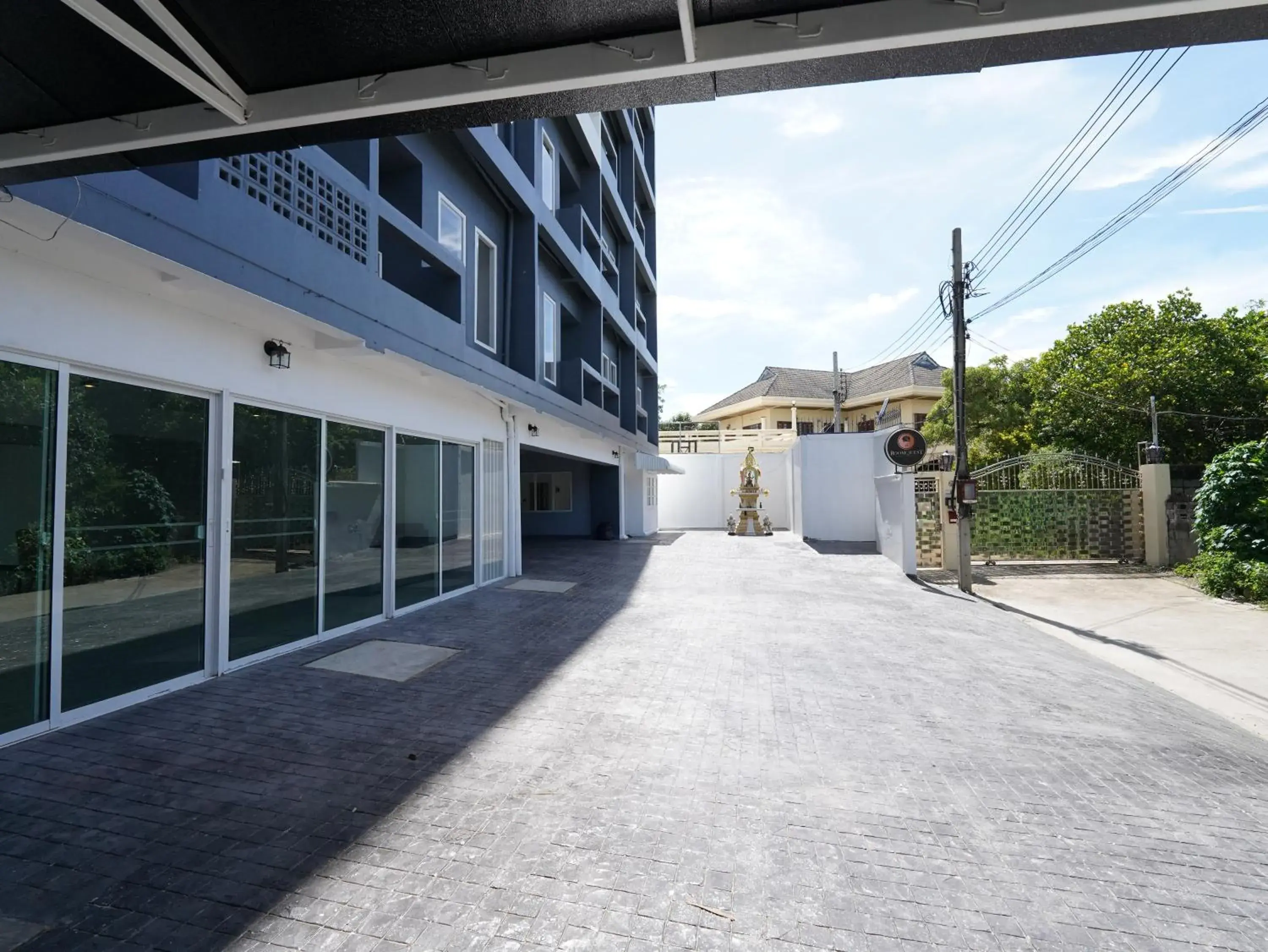 Property building in RoomQuest IT Square Don Mueang Airport Property building in RoomQuest IT Square Don Mueang Airport
