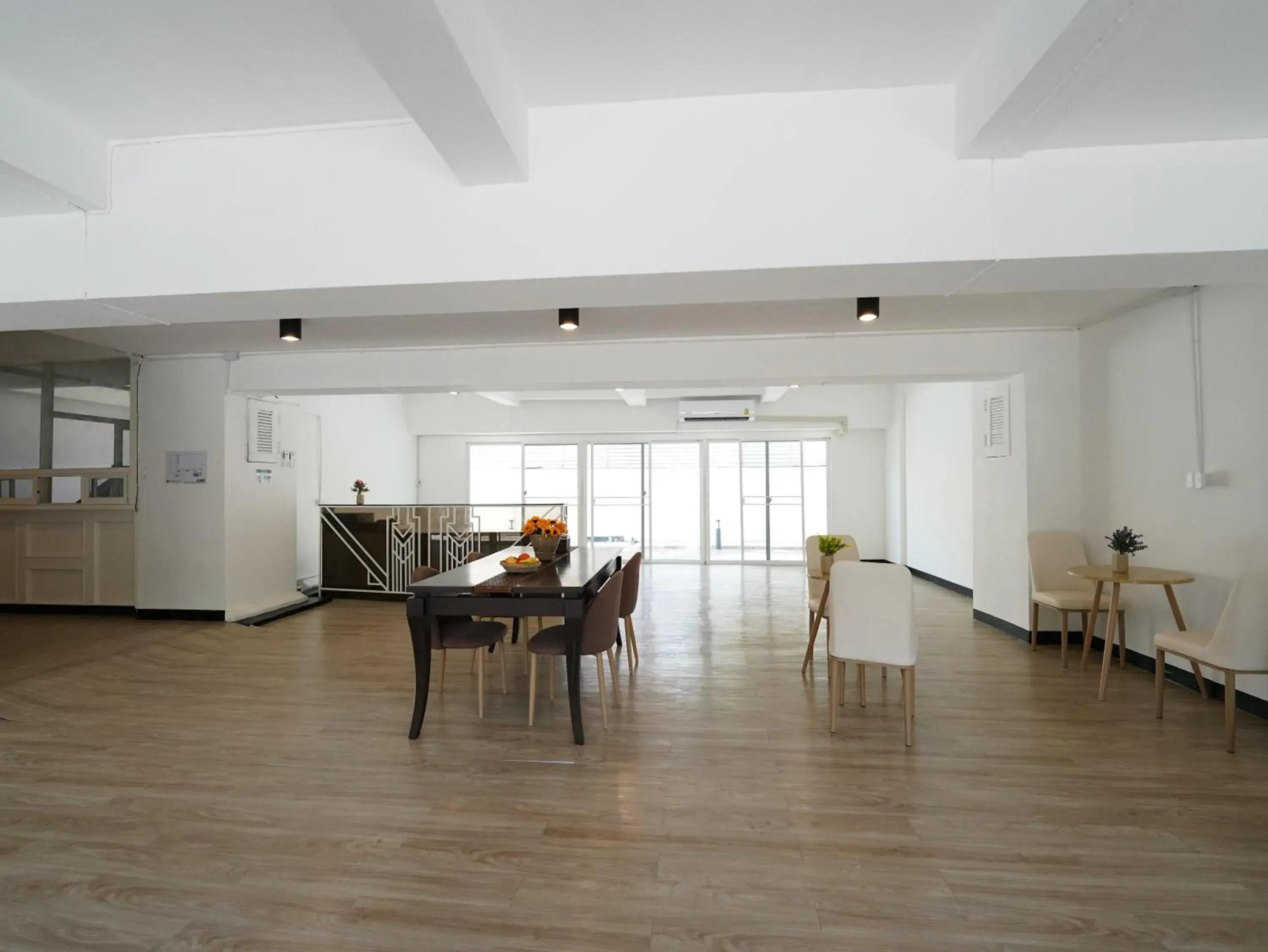 Lobby or reception in RoomQuest IT Square Don Mueang Airport Lobby or reception in RoomQuest IT Square Don Mueang Airport