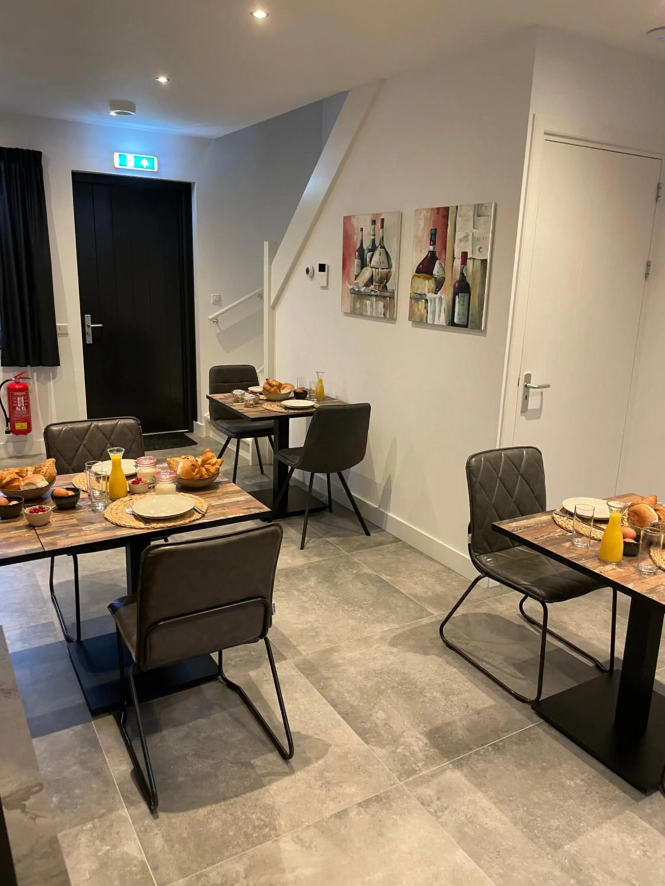 Dining area in B en B Stipdonk