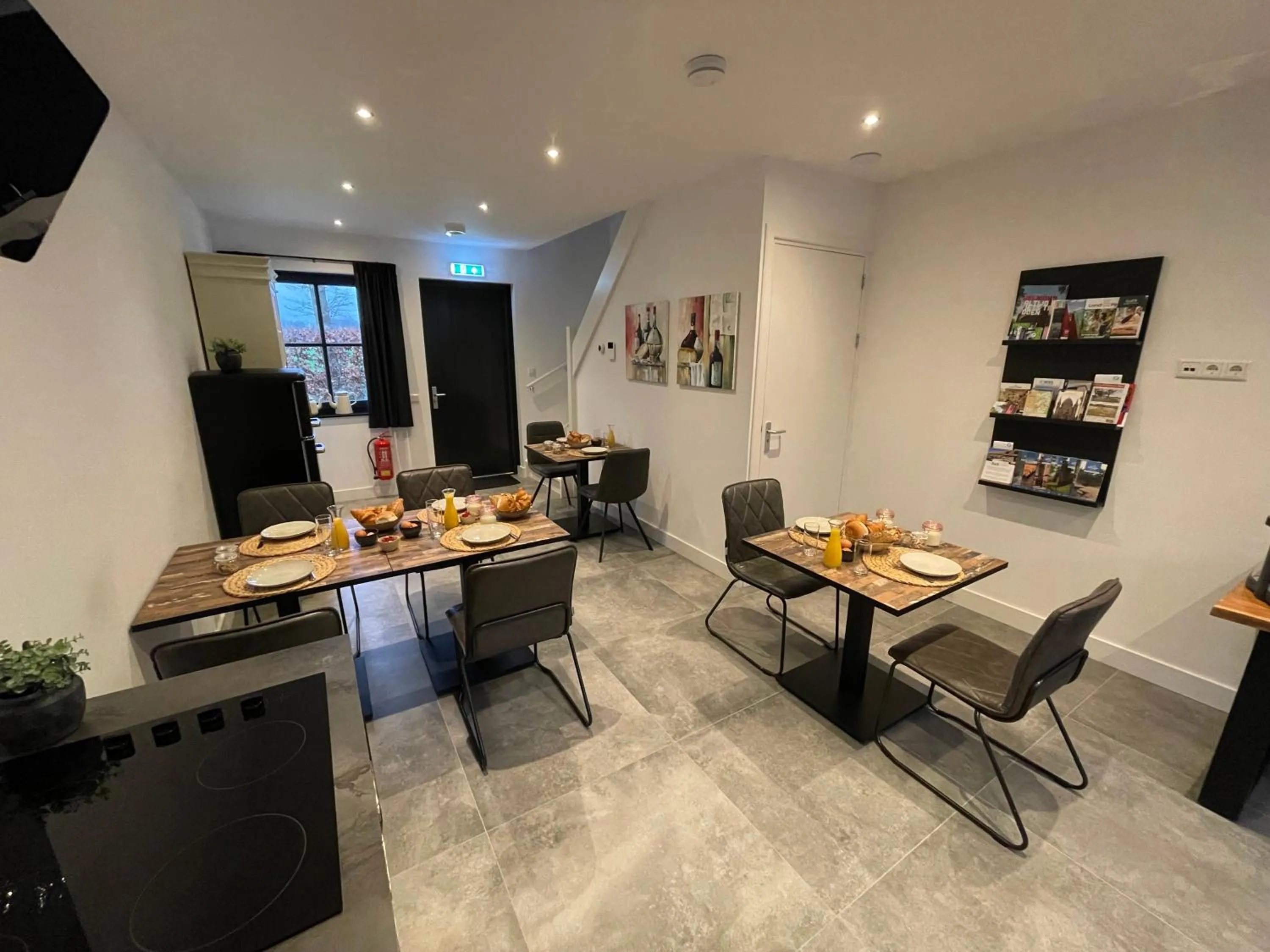 Coffee/tea facilities, Restaurant/Places to Eat in B en B Stipdonk