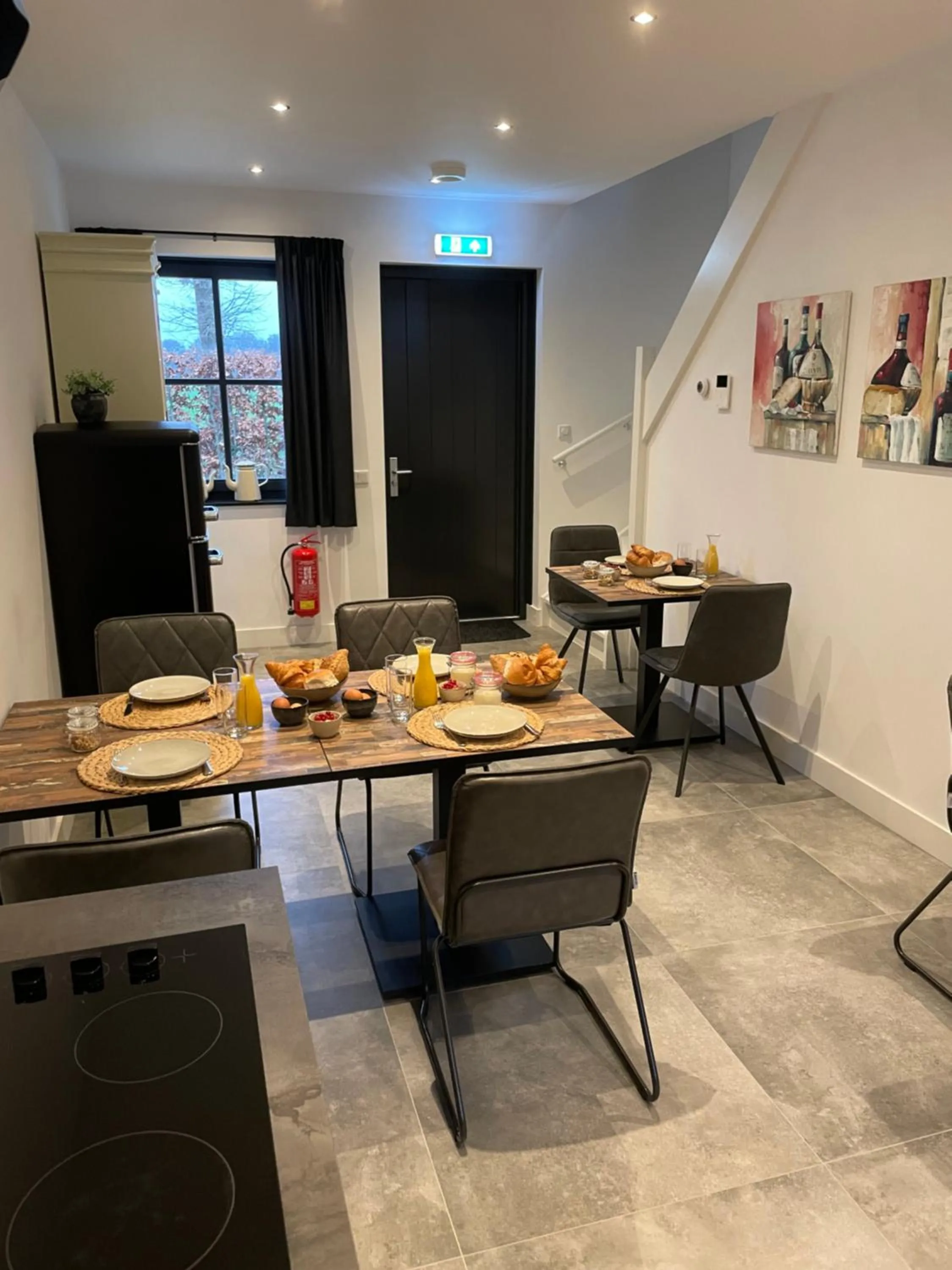 Dining area in B en B Stipdonk