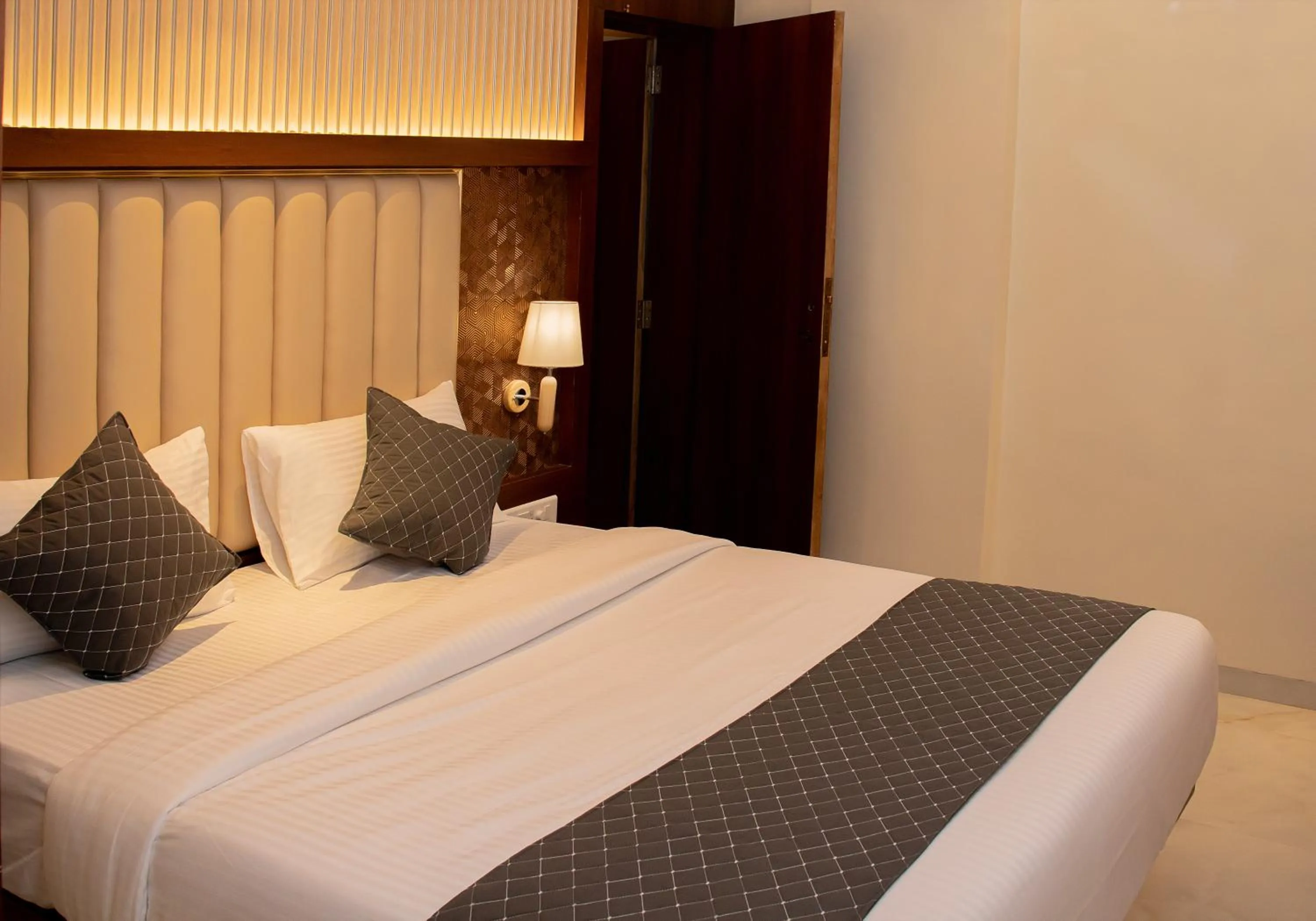 Bedroom, Bed in Hotel Czar Inn - Vashi Navi Mumbai