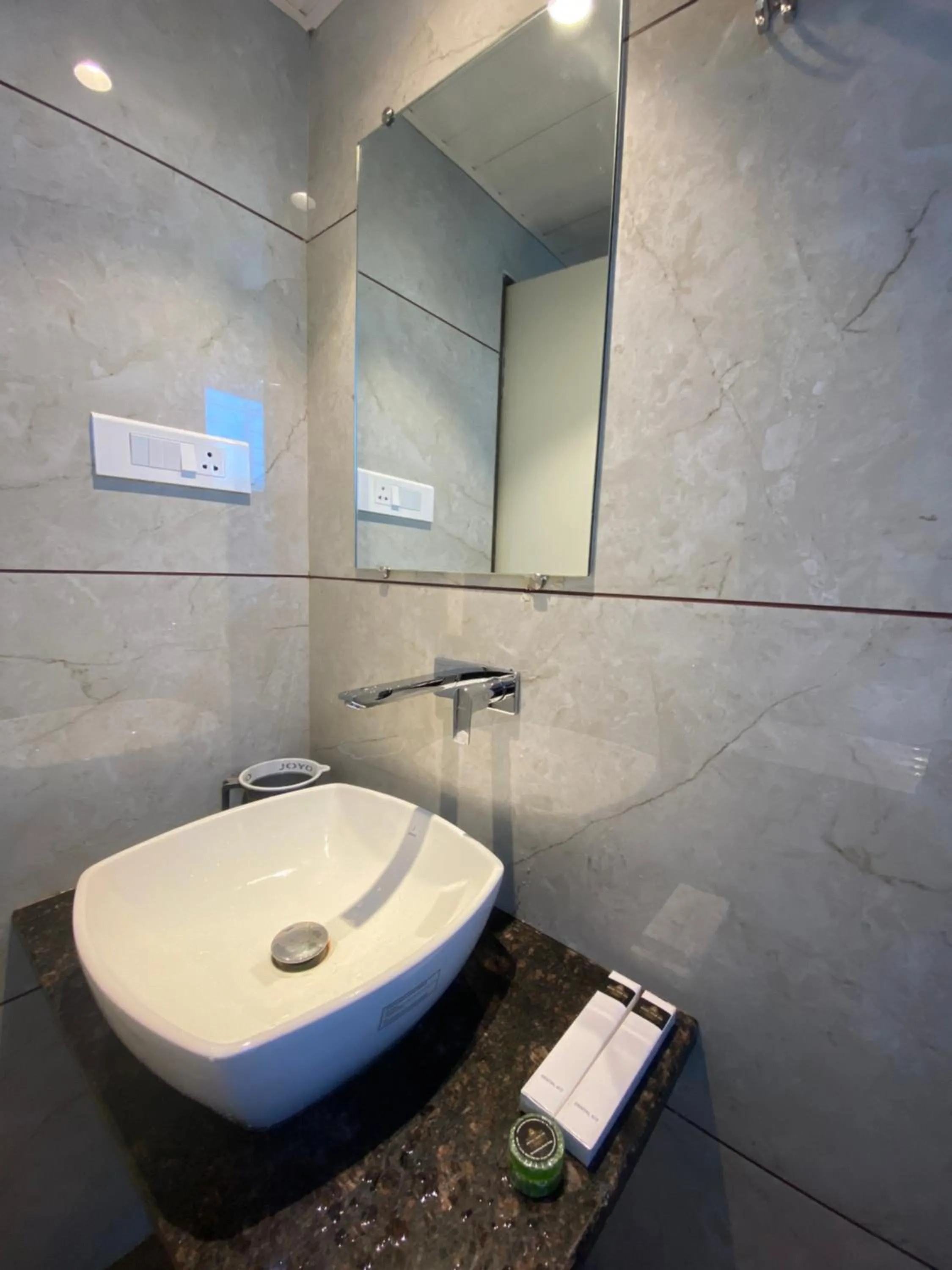 Bathroom in Hotel Czar Inn - Vashi Navi Mumbai