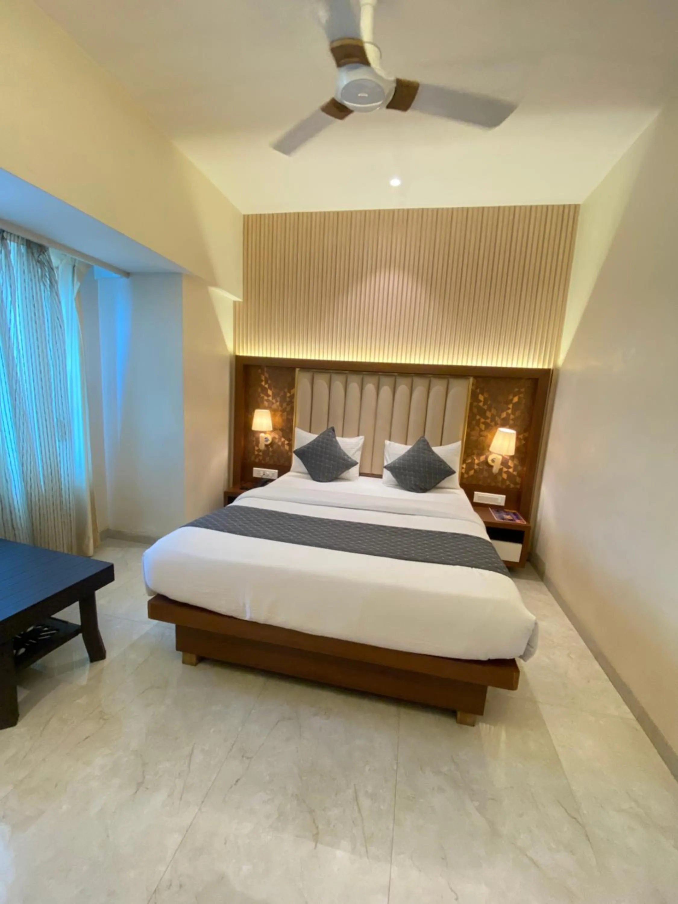 Bed in Hotel Czar Inn - Vashi Navi Mumbai