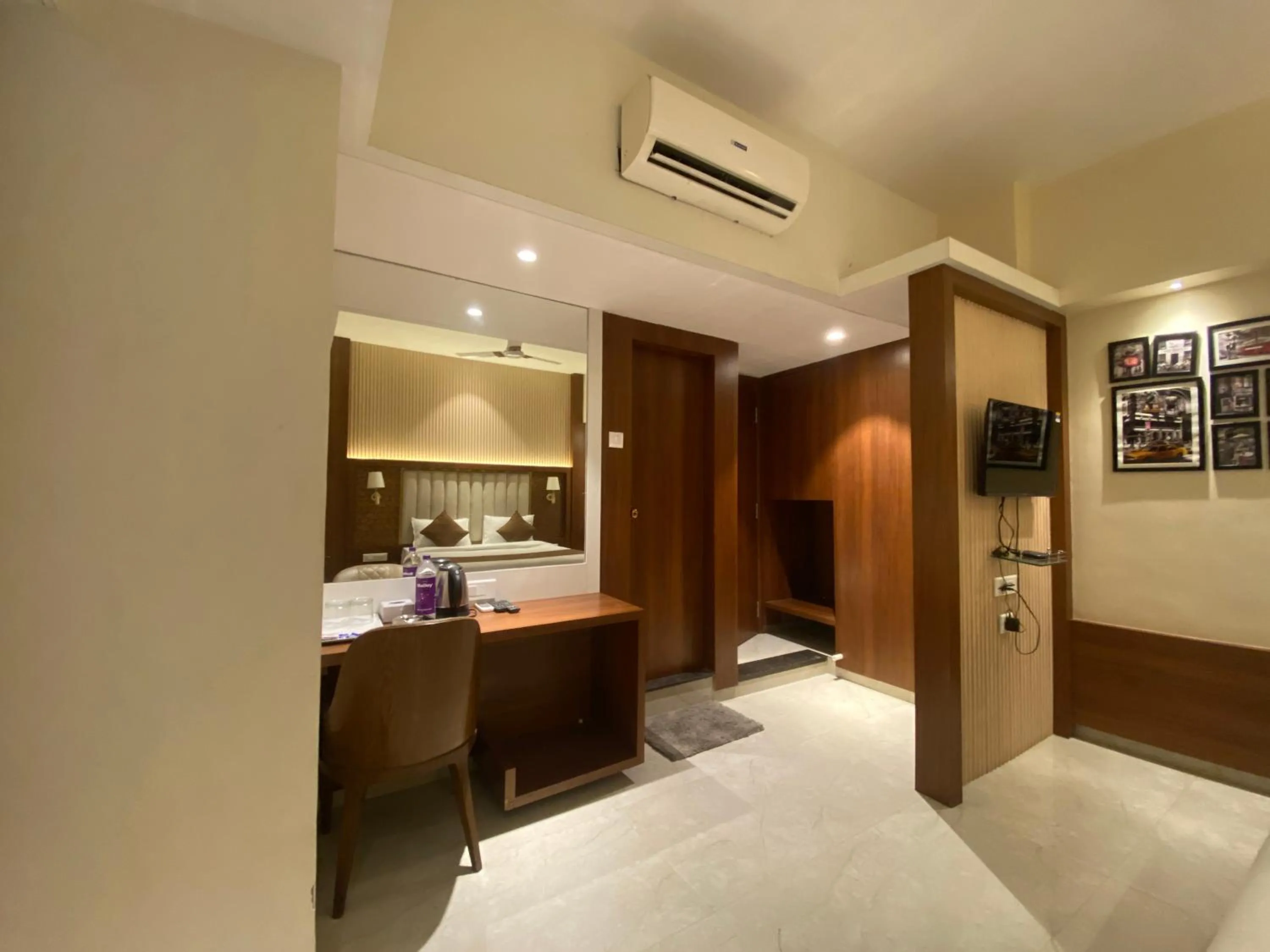 Area and facilities in Hotel Czar Inn - Vashi Navi Mumbai