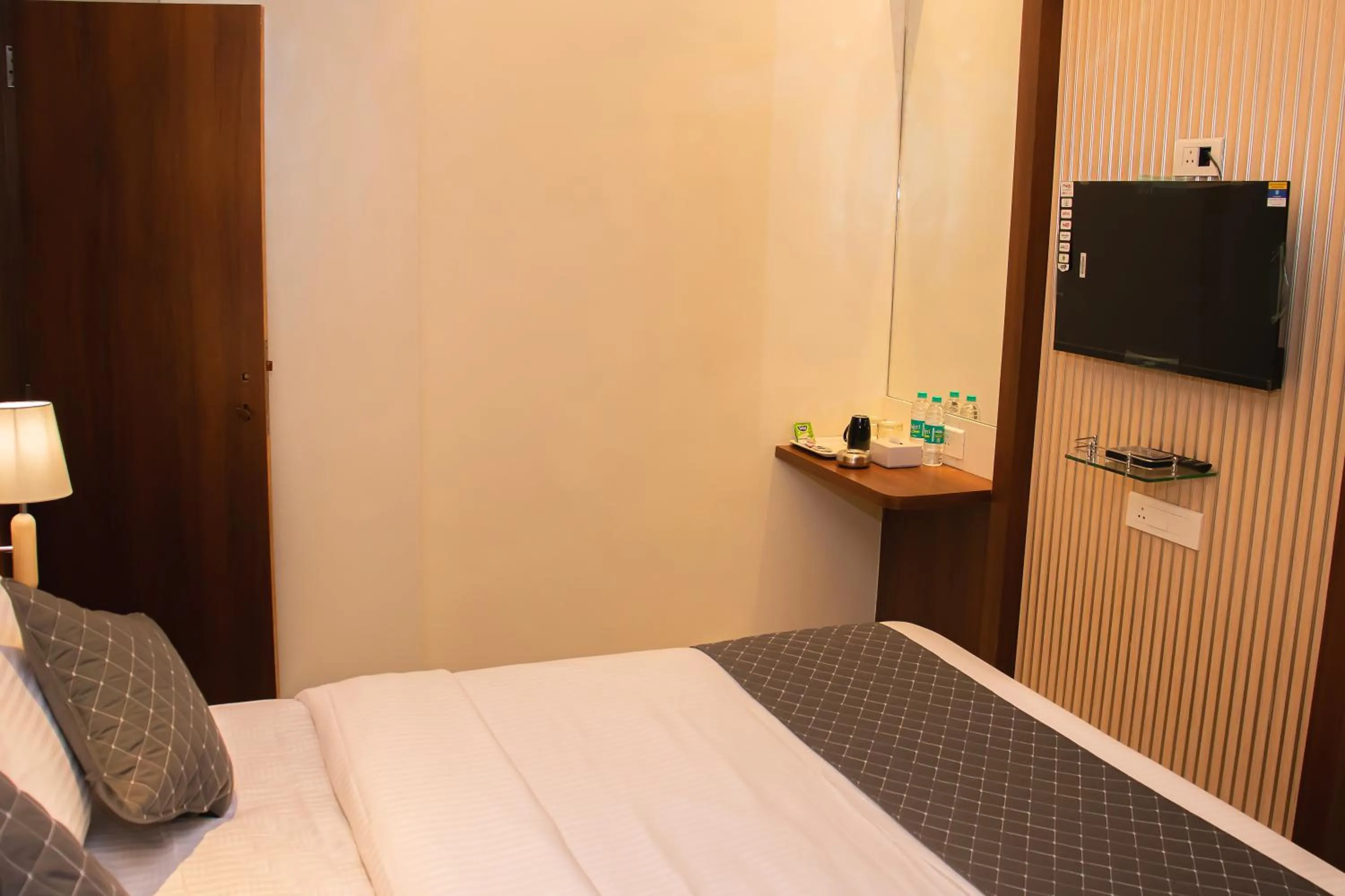 Bed in Hotel Czar Inn - Vashi Navi Mumbai