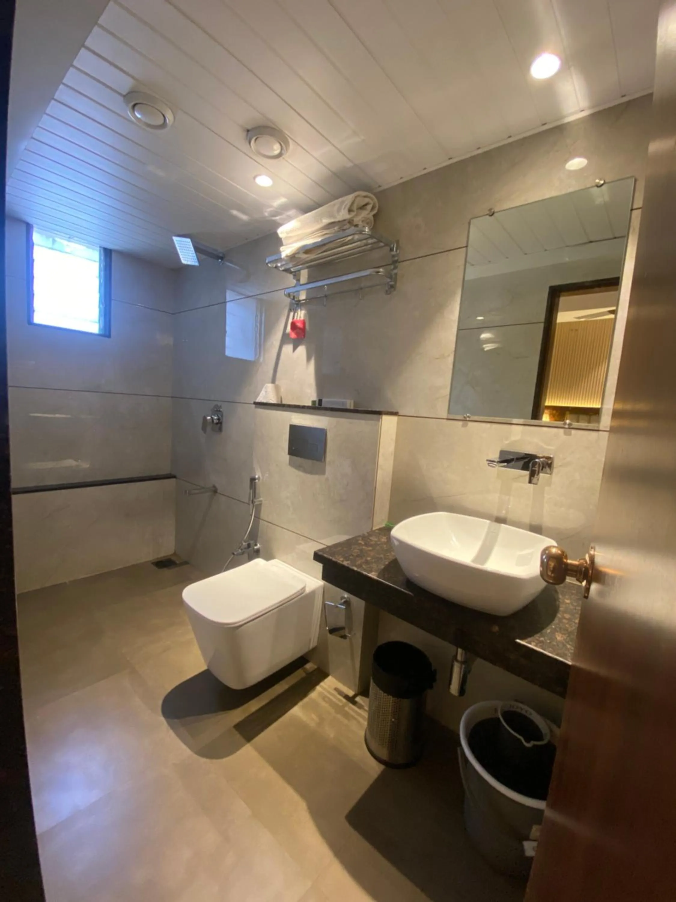 Bathroom in Hotel Czar Inn - Vashi Navi Mumbai