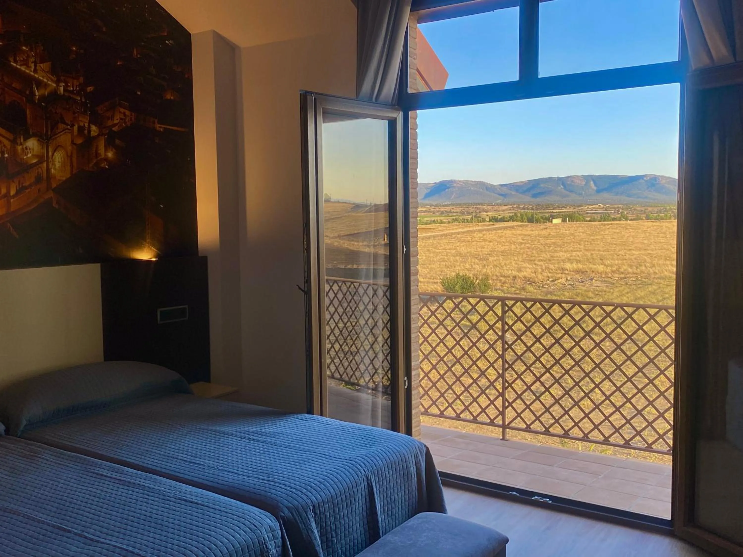 Natural landscape, Bed in Hotel-Asador Montes Oretanos