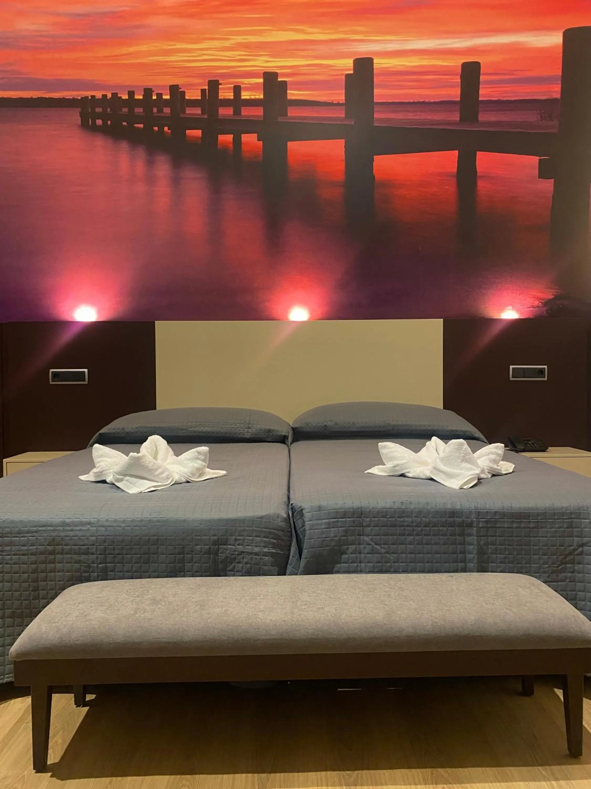 towels in Hotel-Asador Montes Oretanos