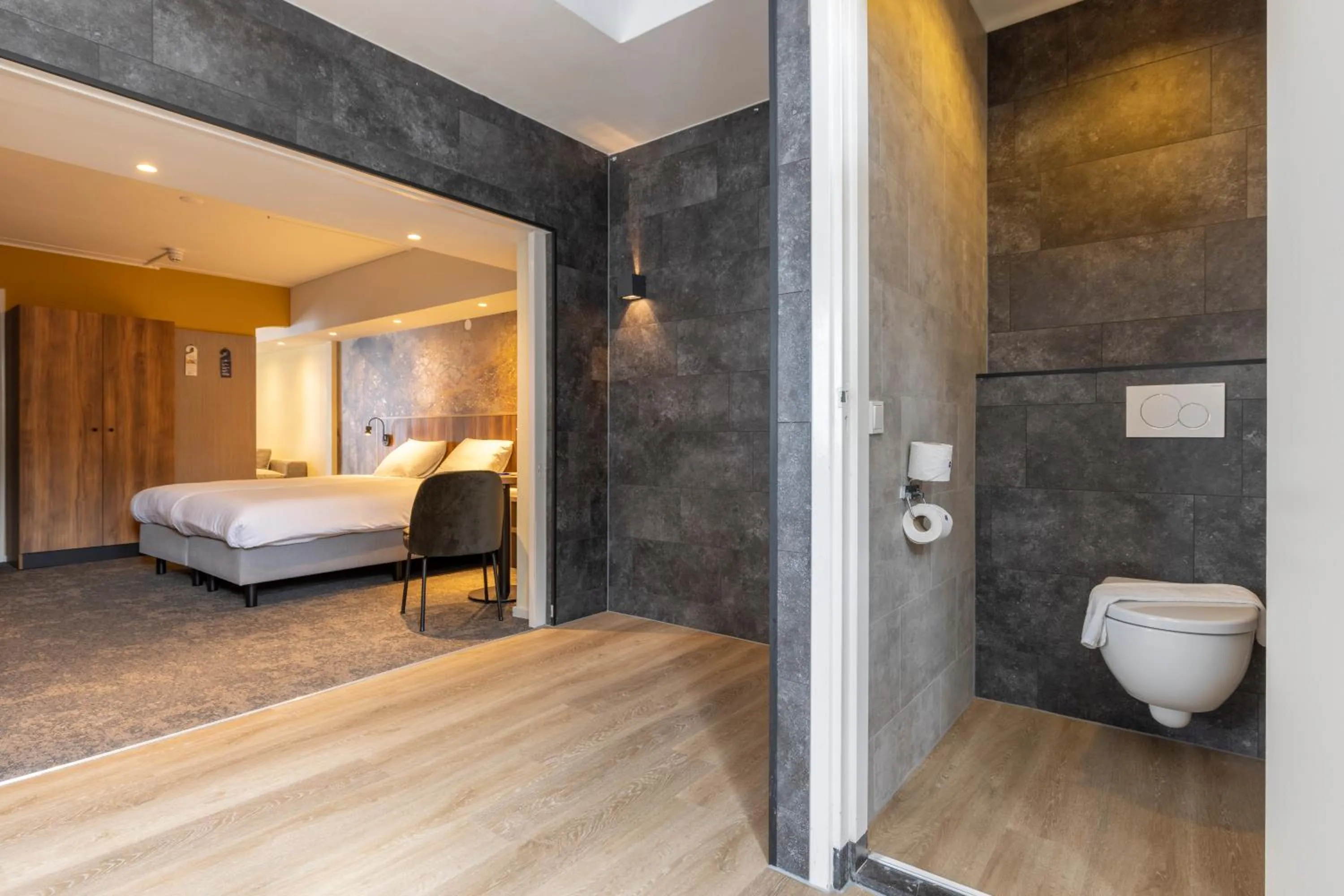 Bed in Fletcher Hotel Restaurant Erica