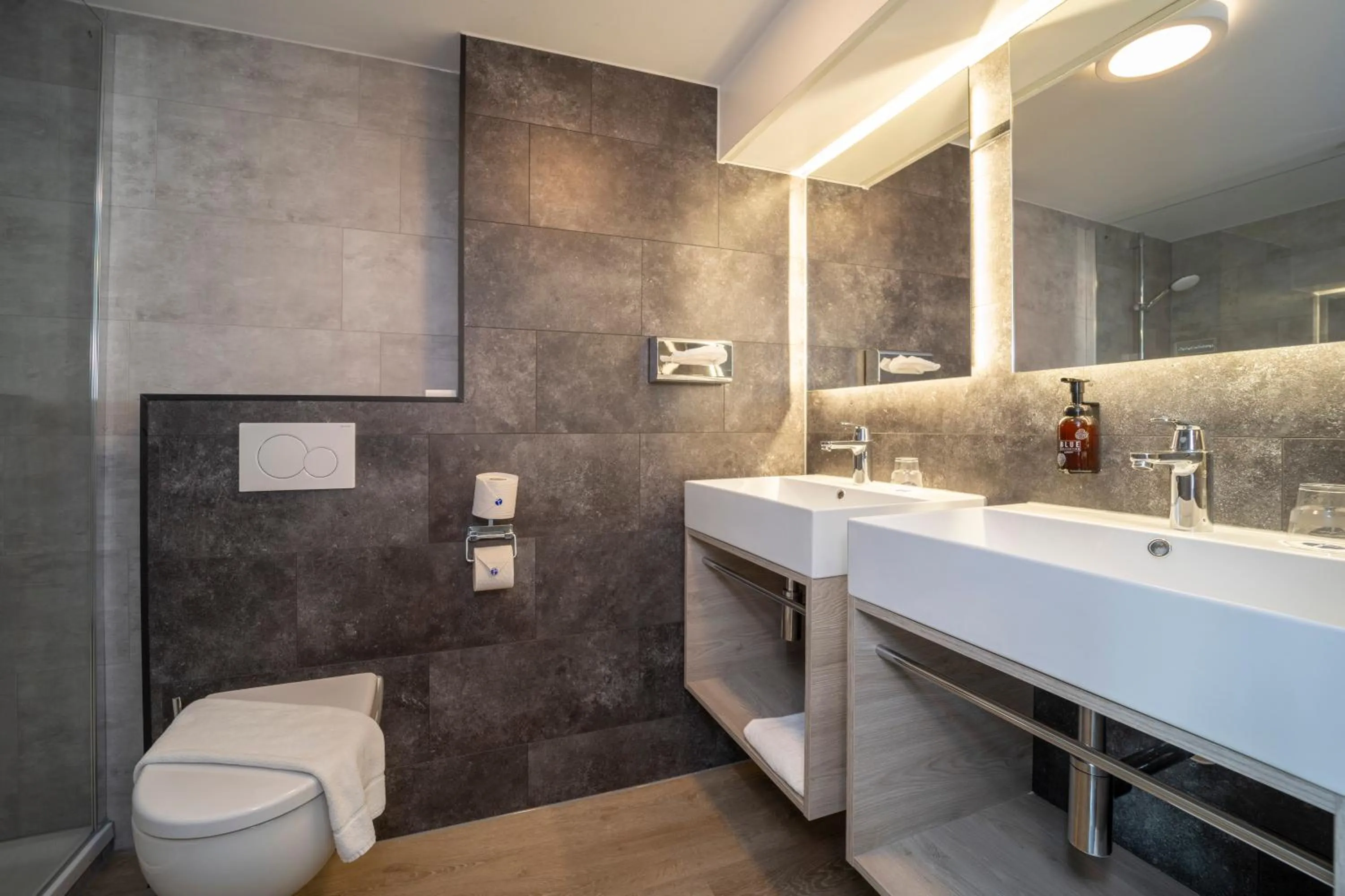 Bathroom in Fletcher Hotel Restaurant Erica