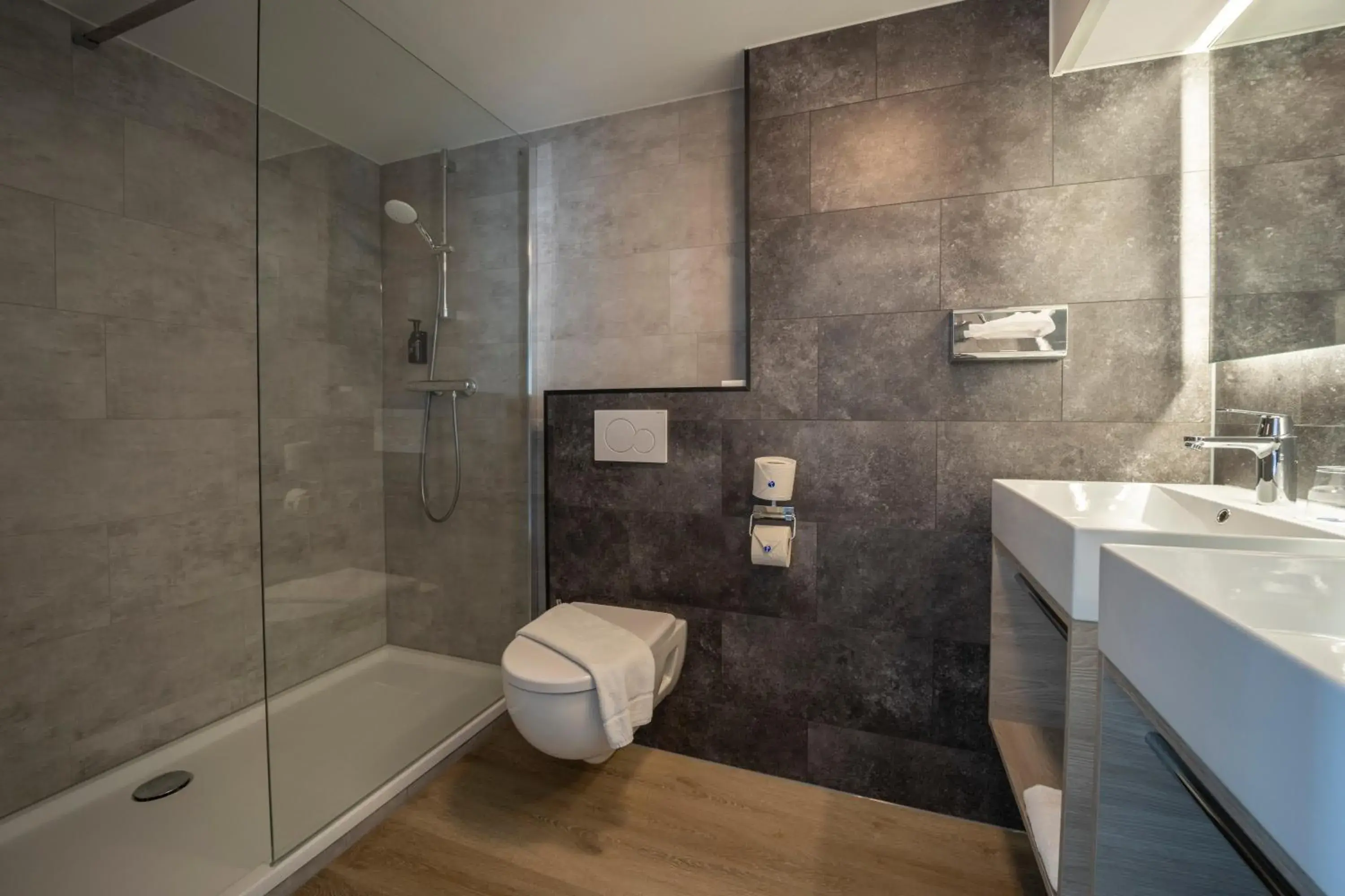 Bathroom in Fletcher Hotel Restaurant Erica Bathroom in Fletcher Hotel Restaurant Erica