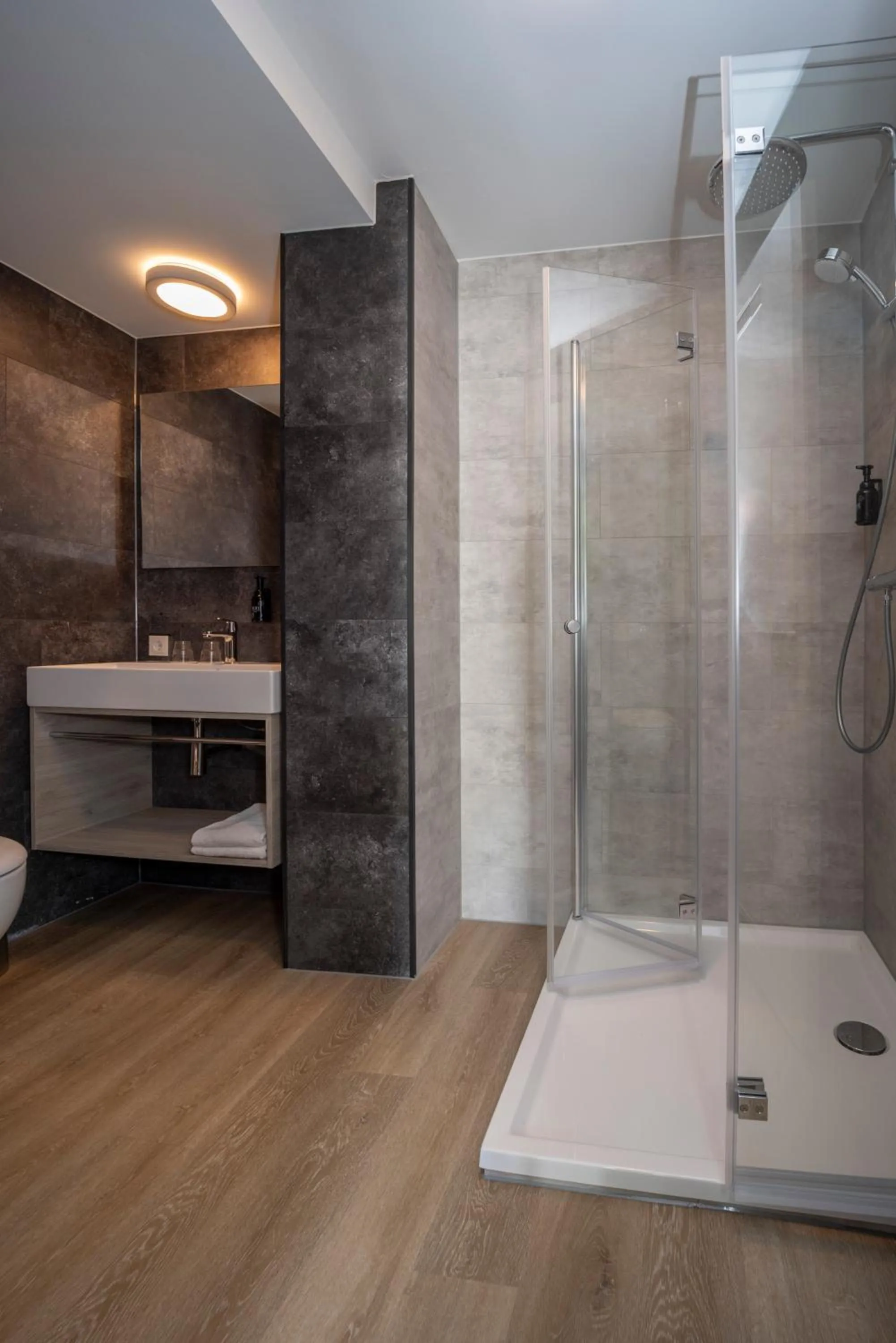 Bathroom in Fletcher Hotel Restaurant Erica