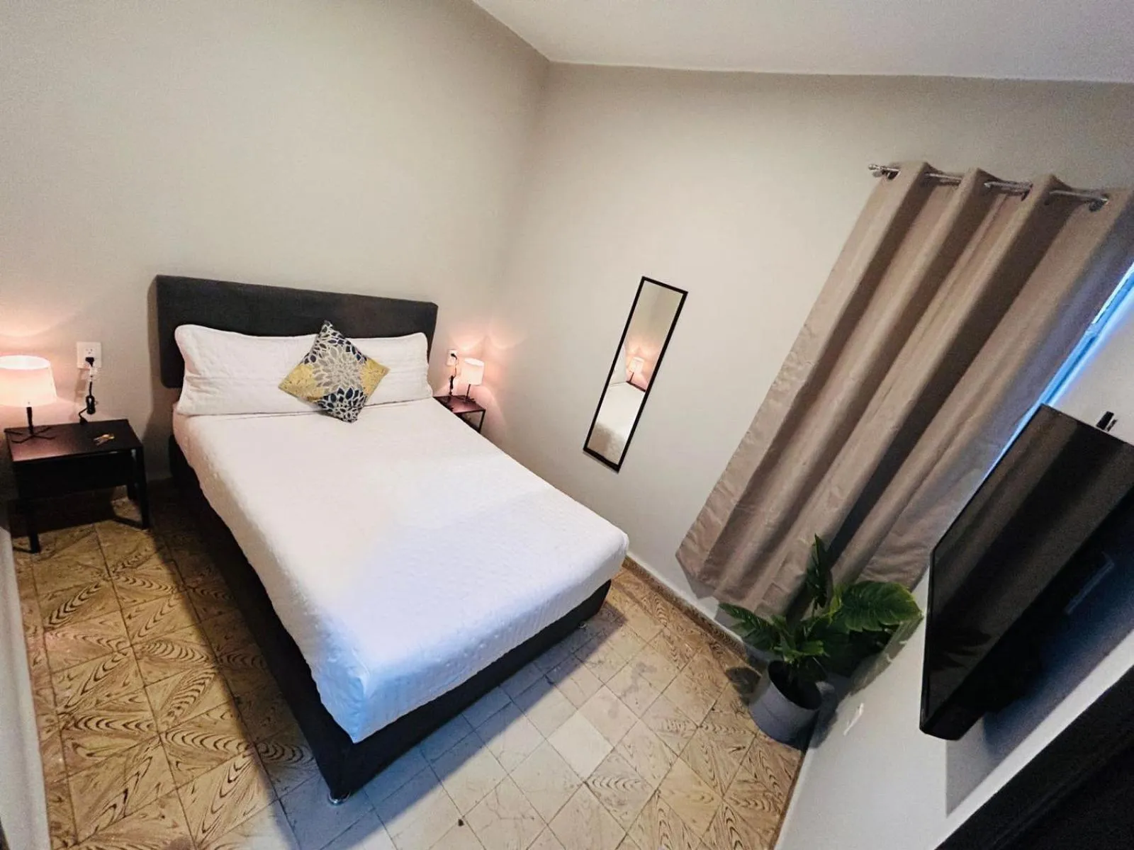 Photo of the whole room, Bed in Singular Centro Histórico