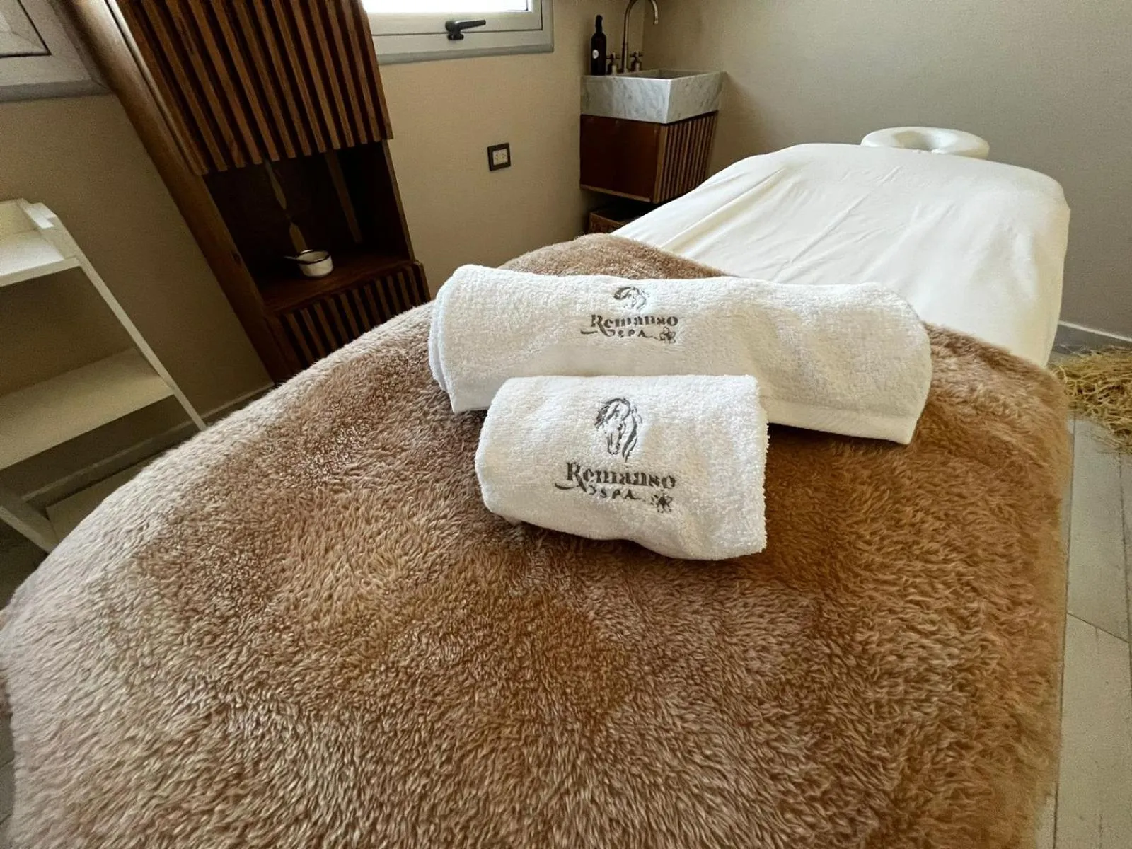 Massage in HT Hotel Deluxe Resort & SPA