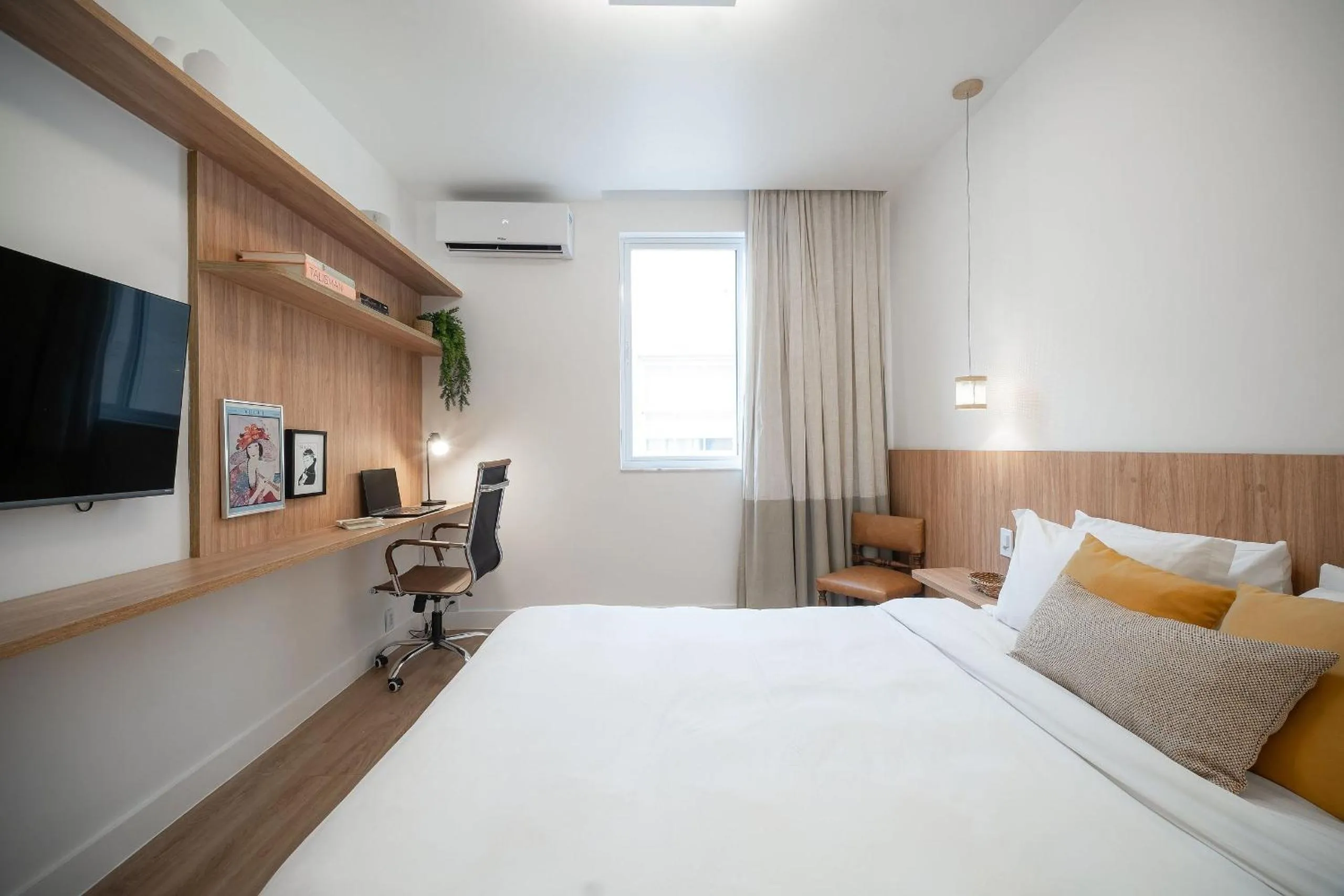 Photo of the whole room, Bed in Apartamento recém reformado no Leblon