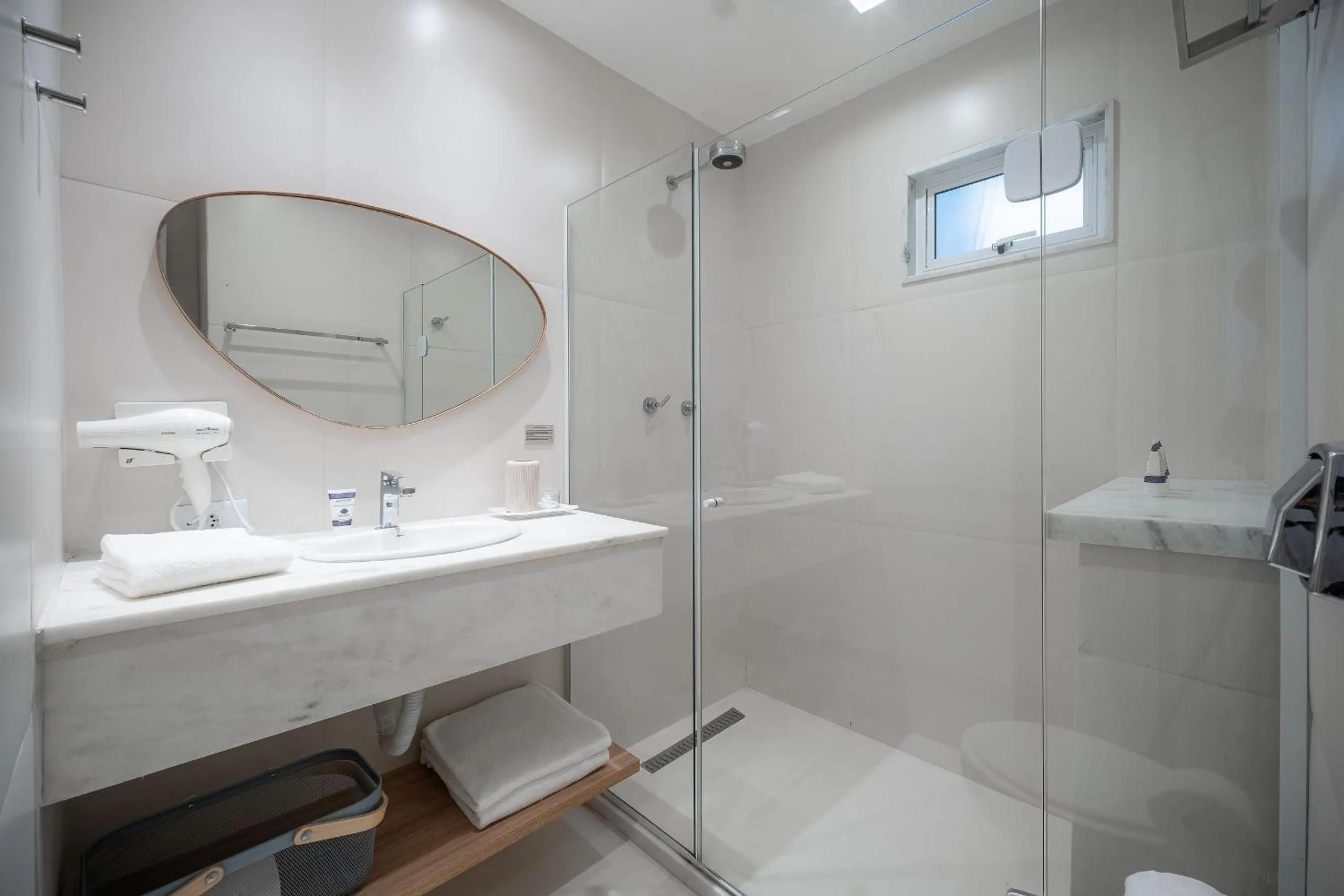 Toilet in Apartamento recém reformado no Leblon