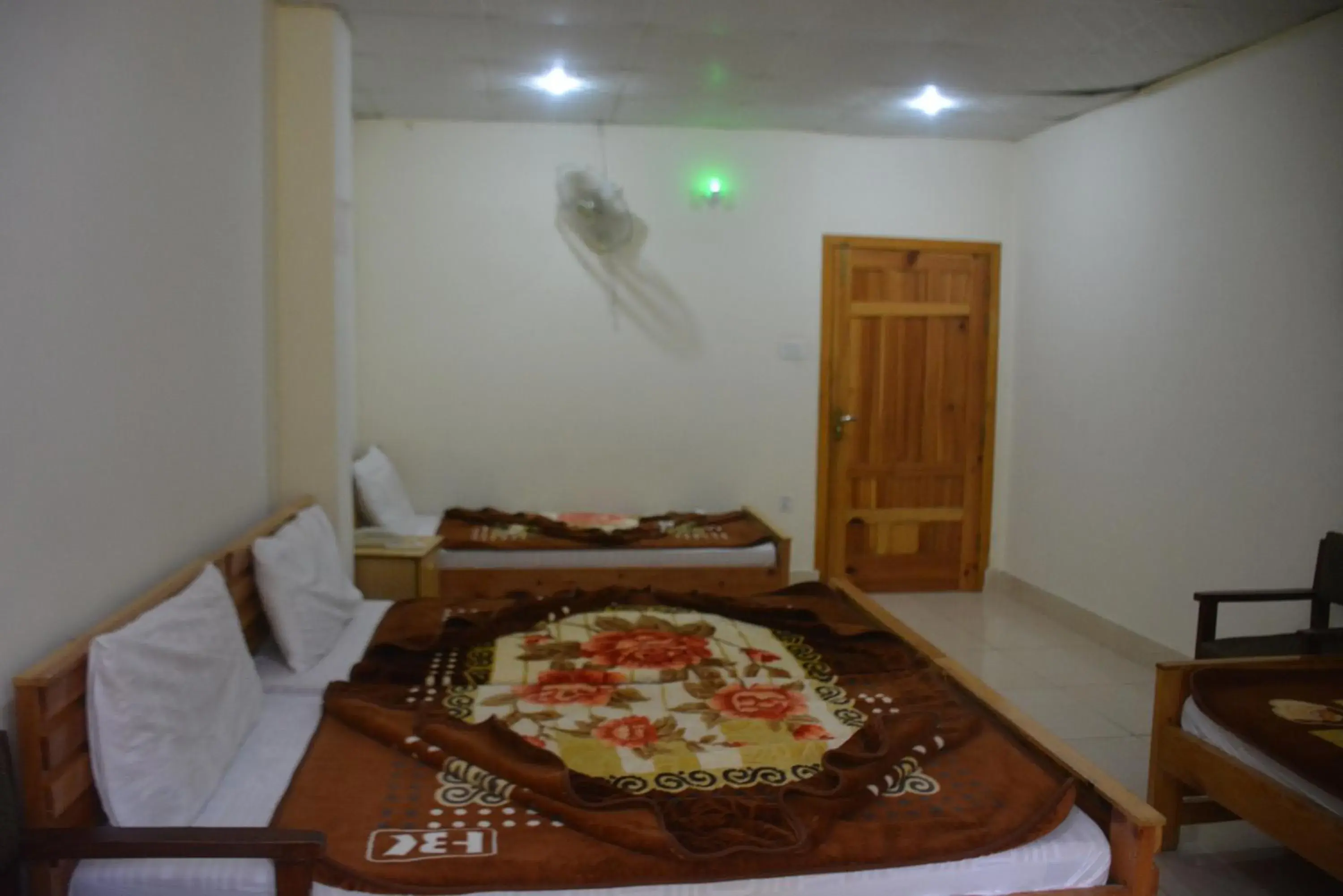 Bed in Eagle Nest, Malam Jabba by LMC Bed in Eagle Nest, Malam Jabba by LMC