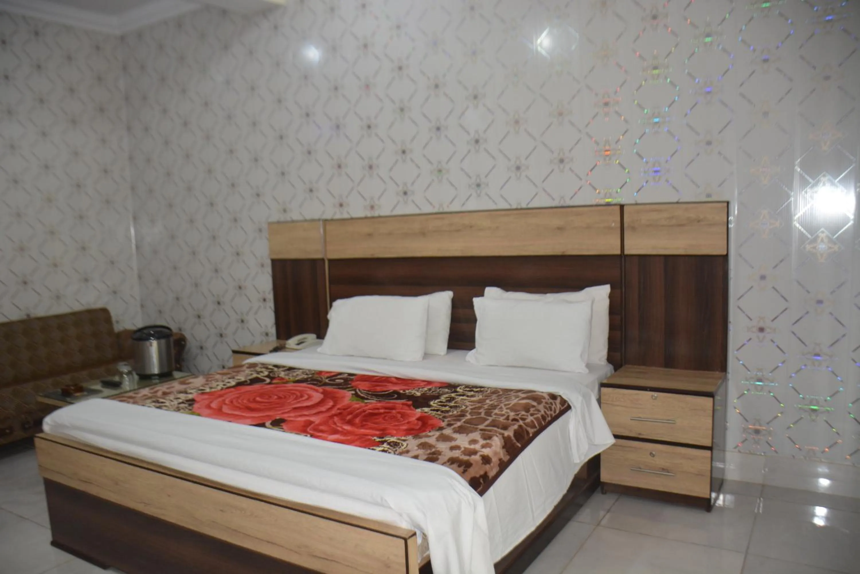 Bed in Eagle Nest, Malam Jabba by LMC