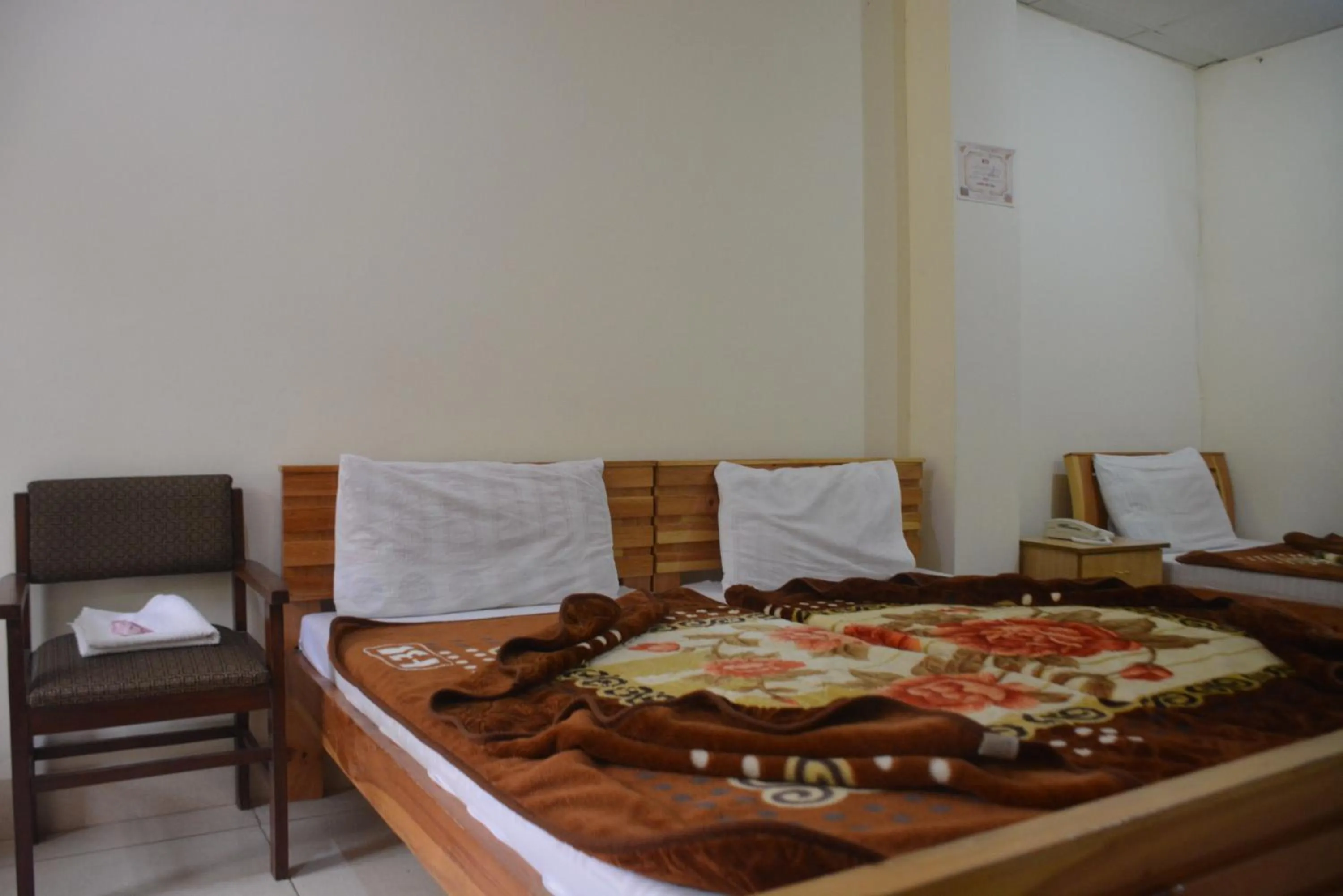 Bed in Eagle Nest, Malam Jabba by LMC