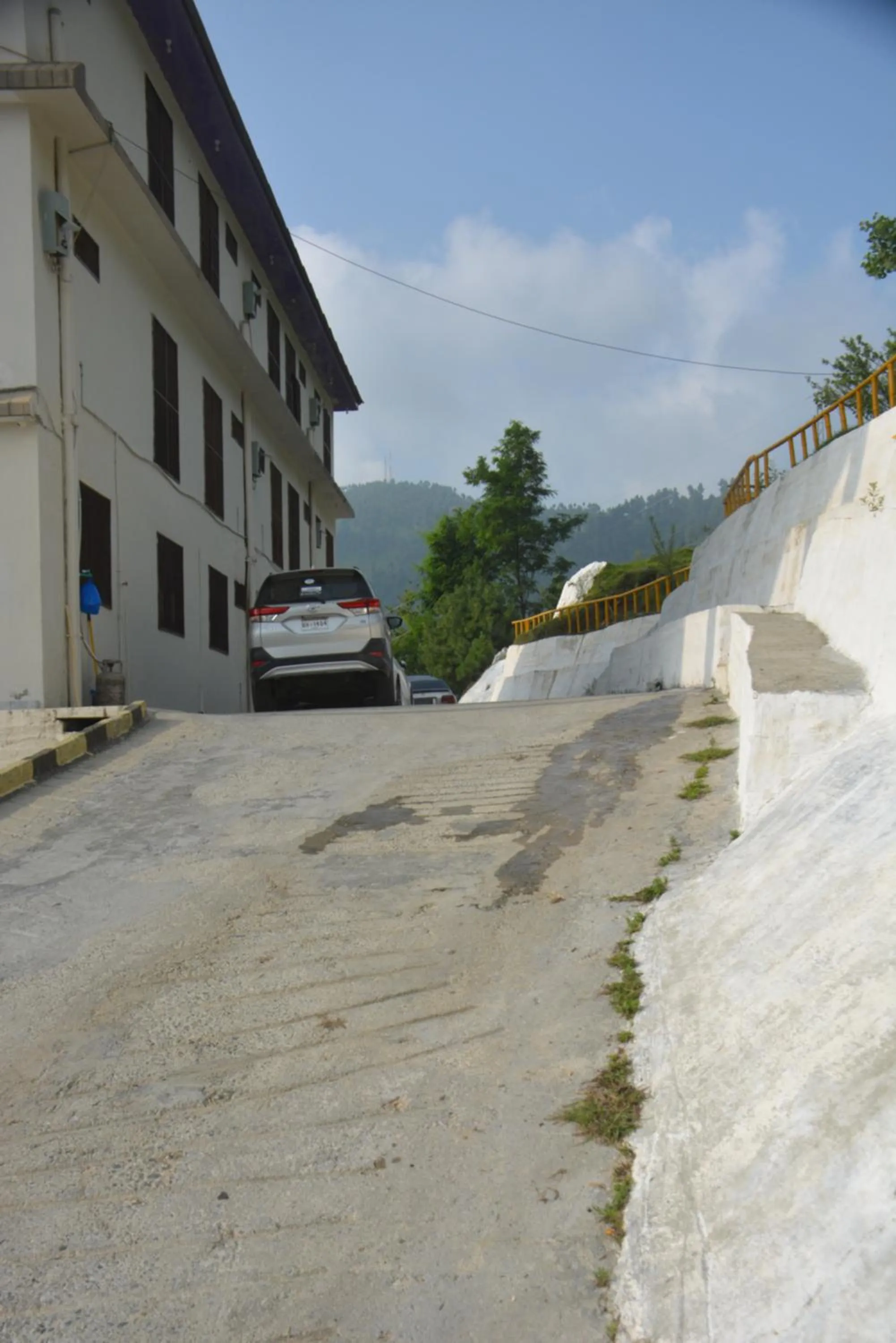 Parking in Eagle Nest, Malam Jabba by LMC