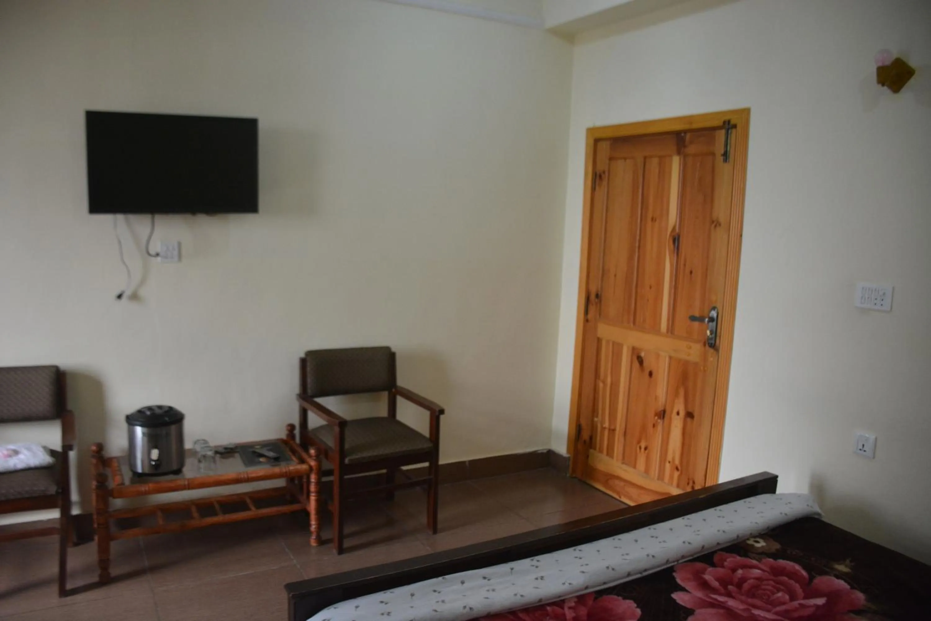 TV and multimedia in Eagle Nest, Malam Jabba by LMC