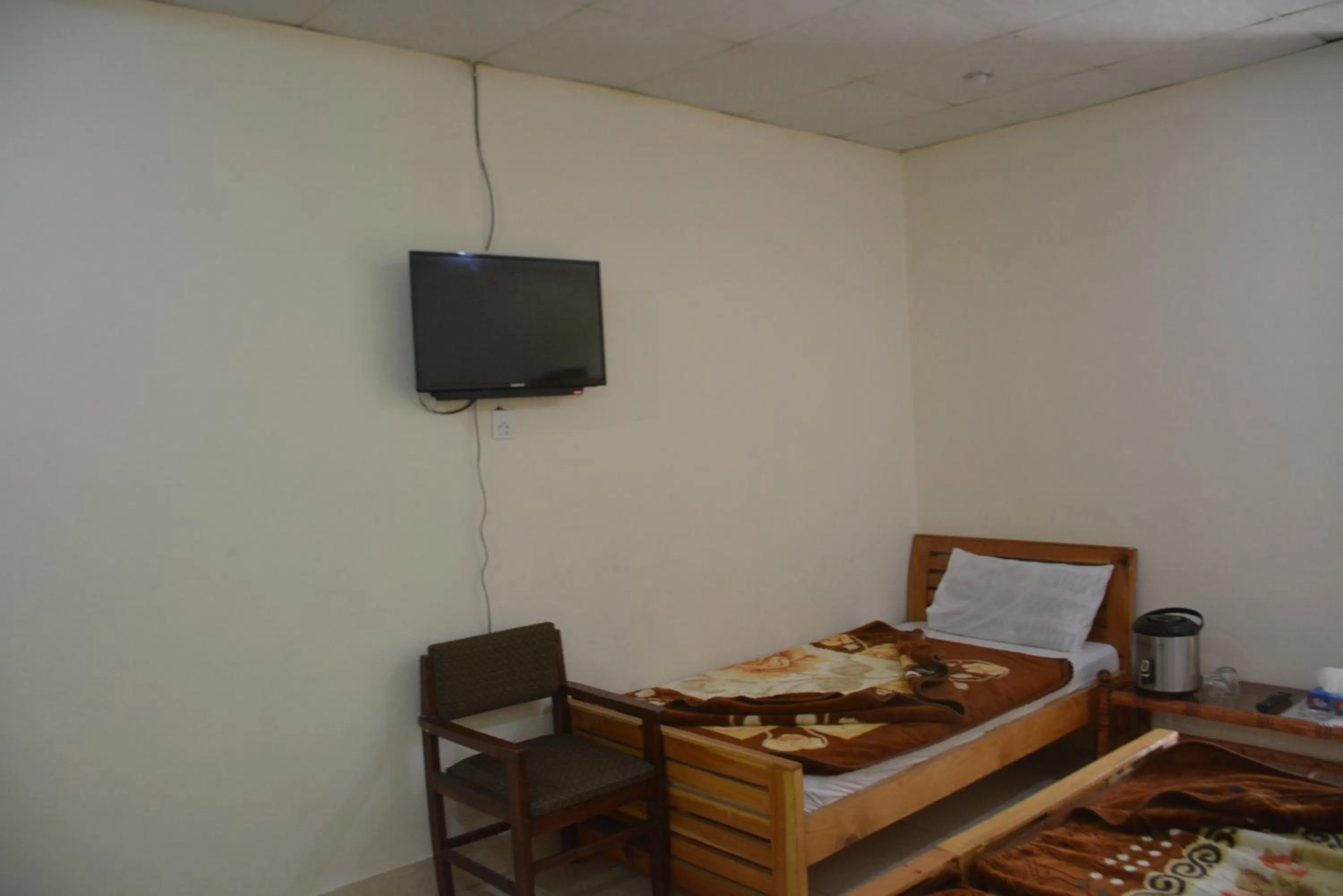 Bed in Eagle Nest, Malam Jabba by LMC