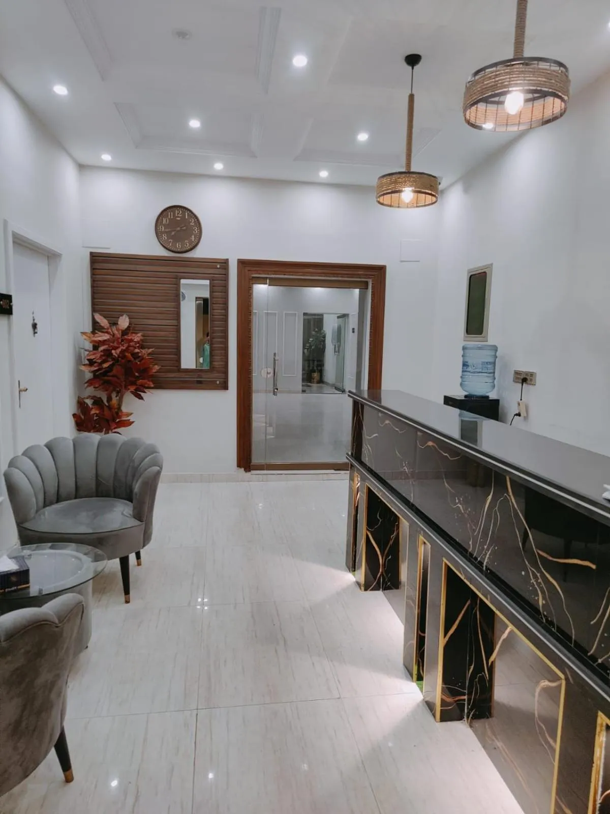 Lobby or reception in Hotel white season Gulberg