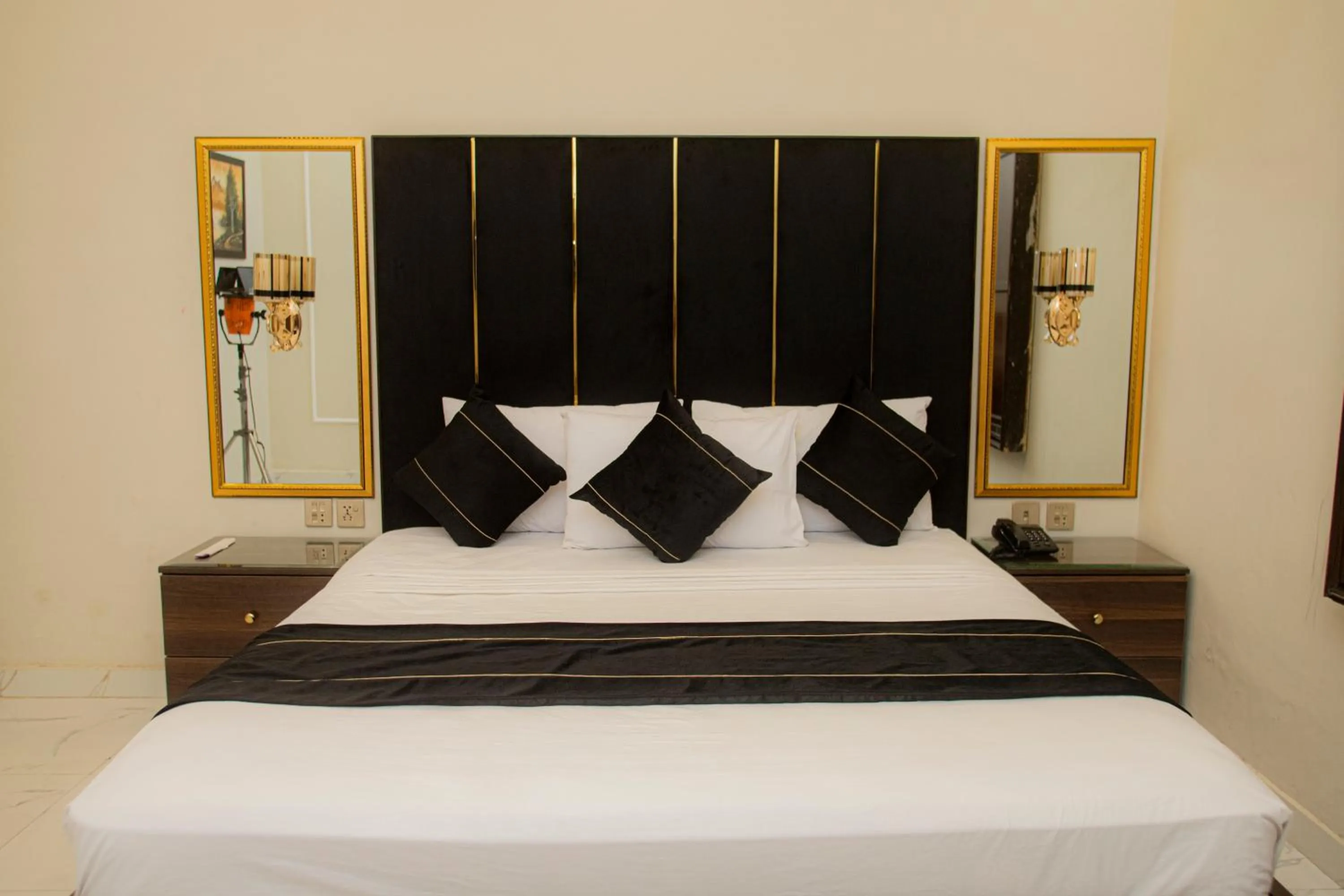 Bedroom, Bed in Hotel white season Gulberg