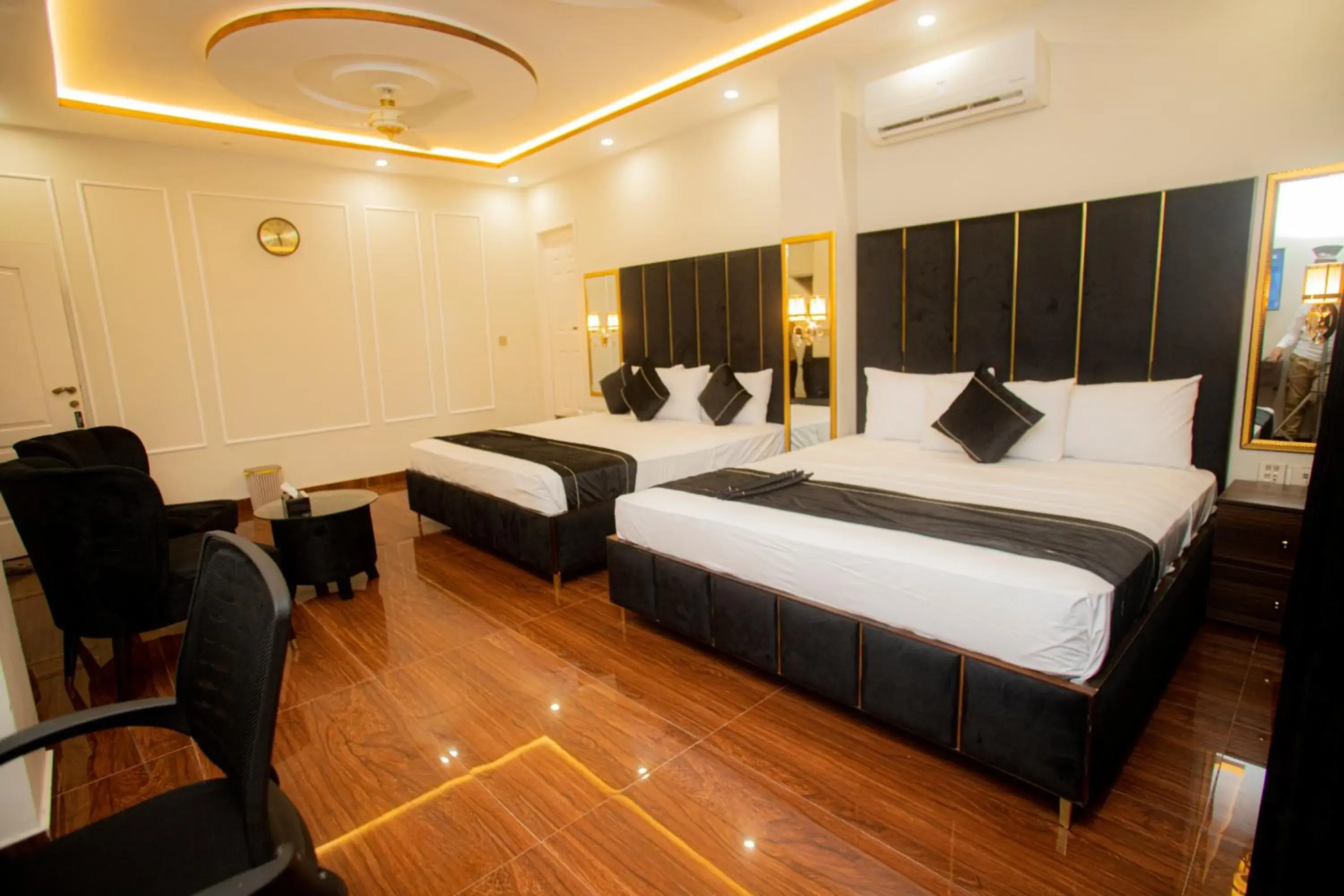 Hotel white season Gulberg Hotel white season Gulberg