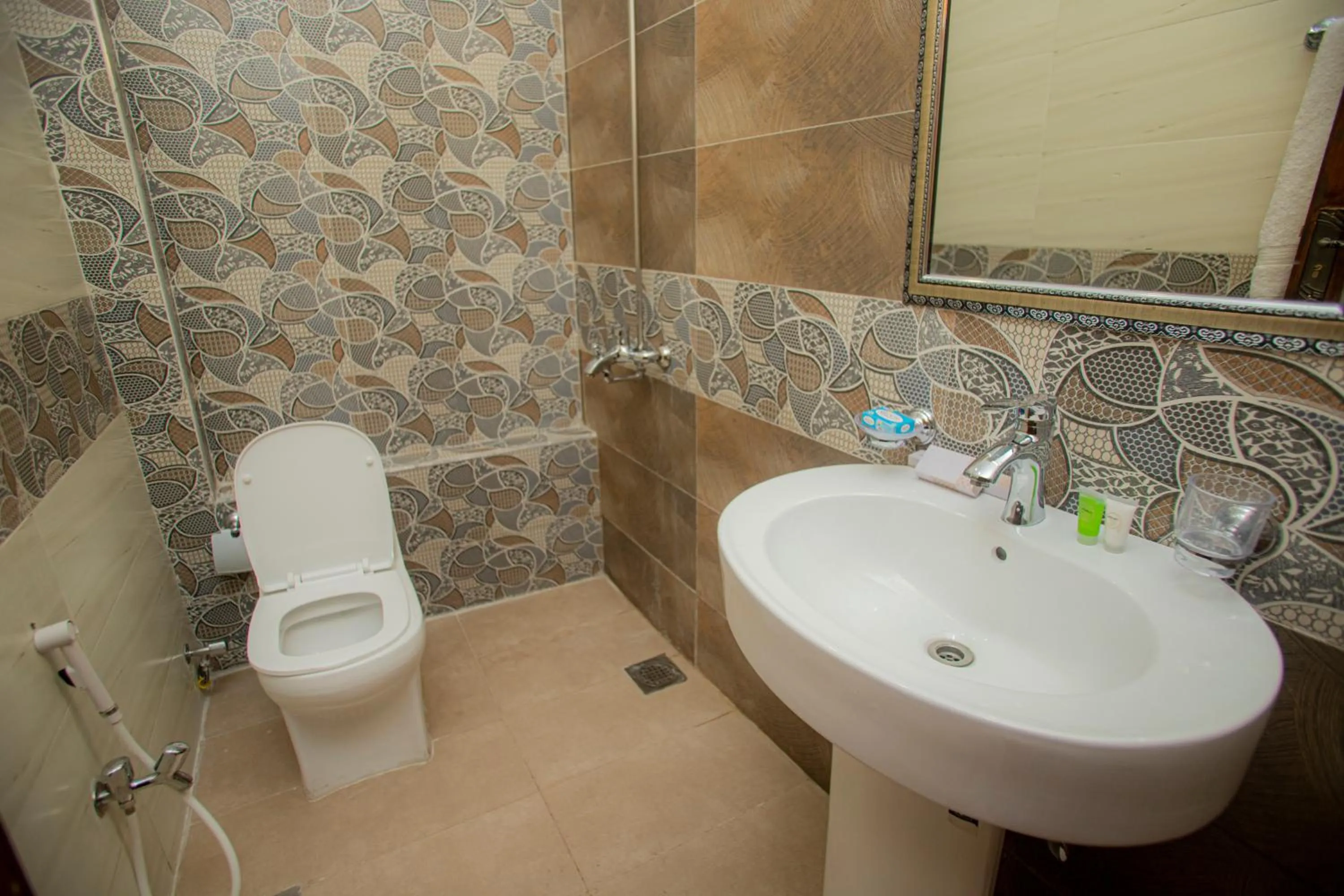 Toilet in Hotel white season Gulberg