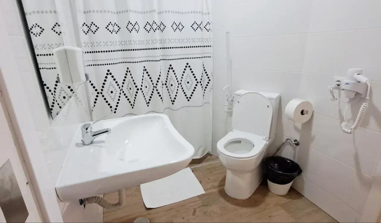Double Room with Private Bathroom in AYZ Joaquín Pol - Auto check-in property Double Room with Private Bathroom in AYZ Joaquín Pol - Auto check-in property