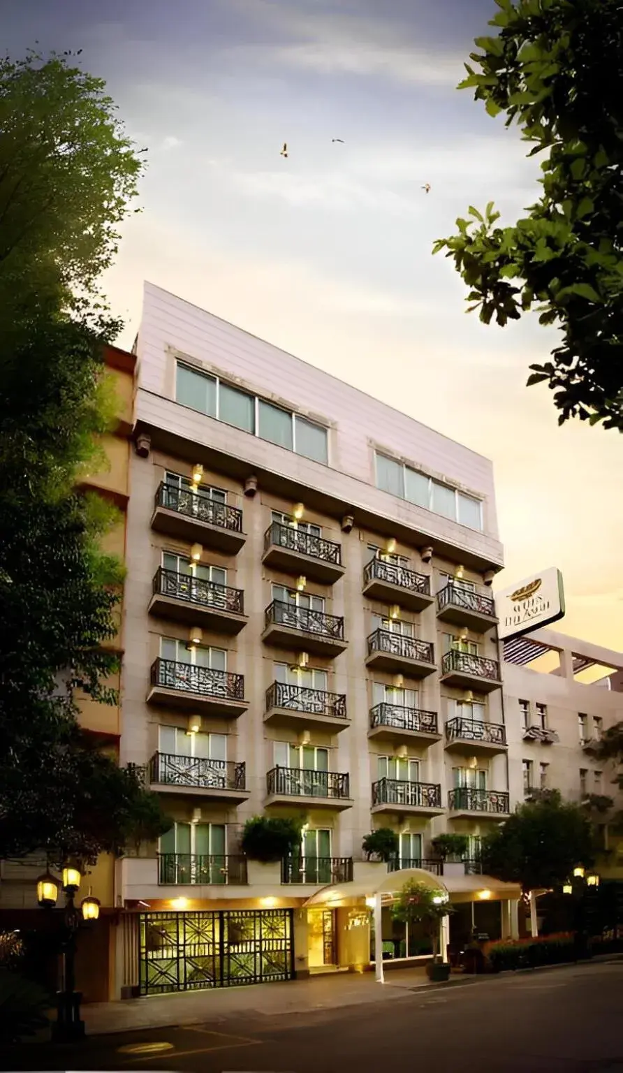 Property building in Suites Del Ángel Property building in Suites Del Ángel