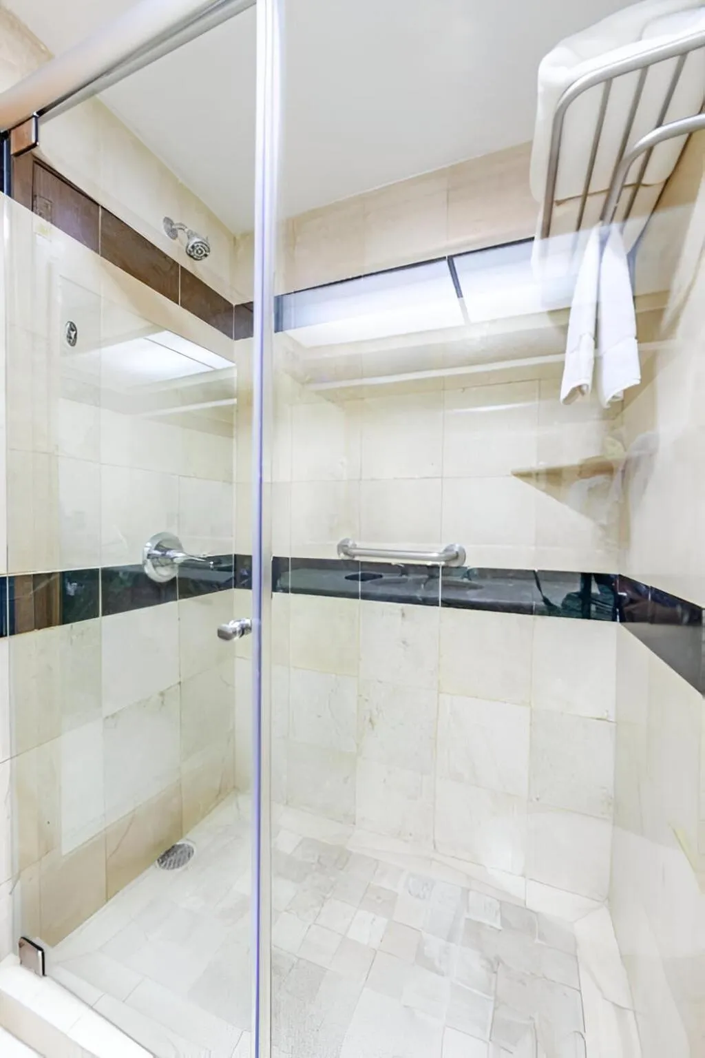 Shower in Suites Del Ángel