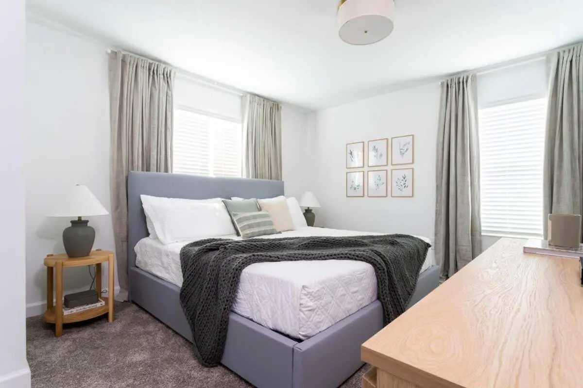 Bed in Luxurious Home w Theme Beds & Private Pool