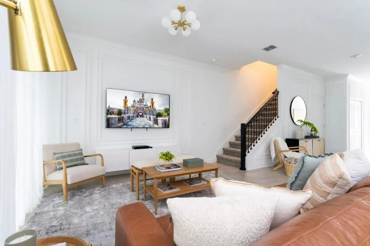 Luxurious Home w Theme Beds & Private Pool Luxurious Home w Theme Beds & Private Pool