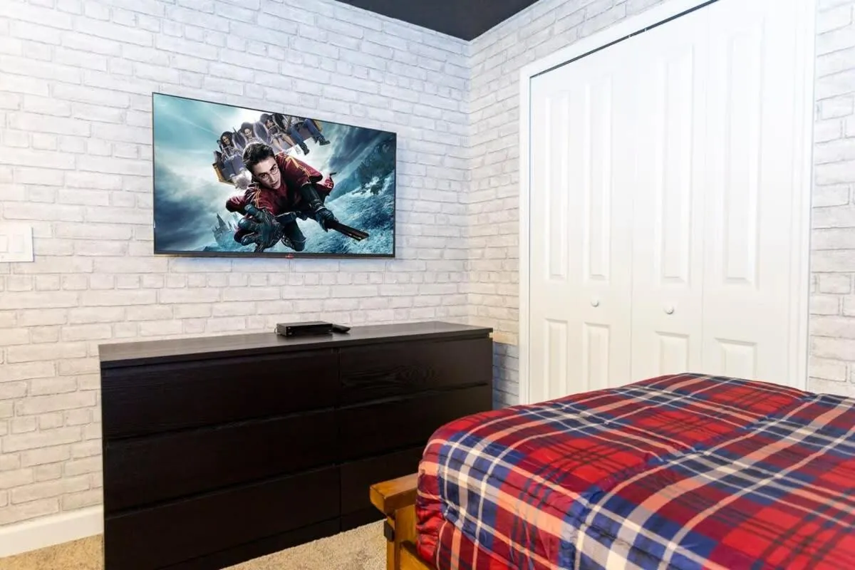 Bed in Luxurious Home w Theme Beds & Private Pool