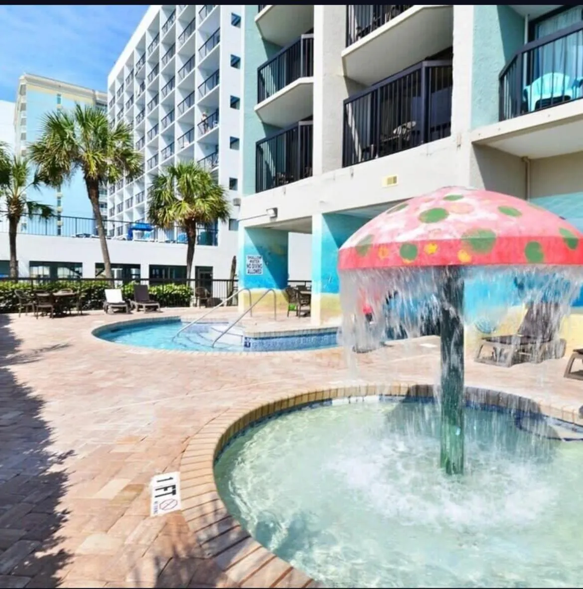 Swimming pool in Flip Flop at Compass Cove