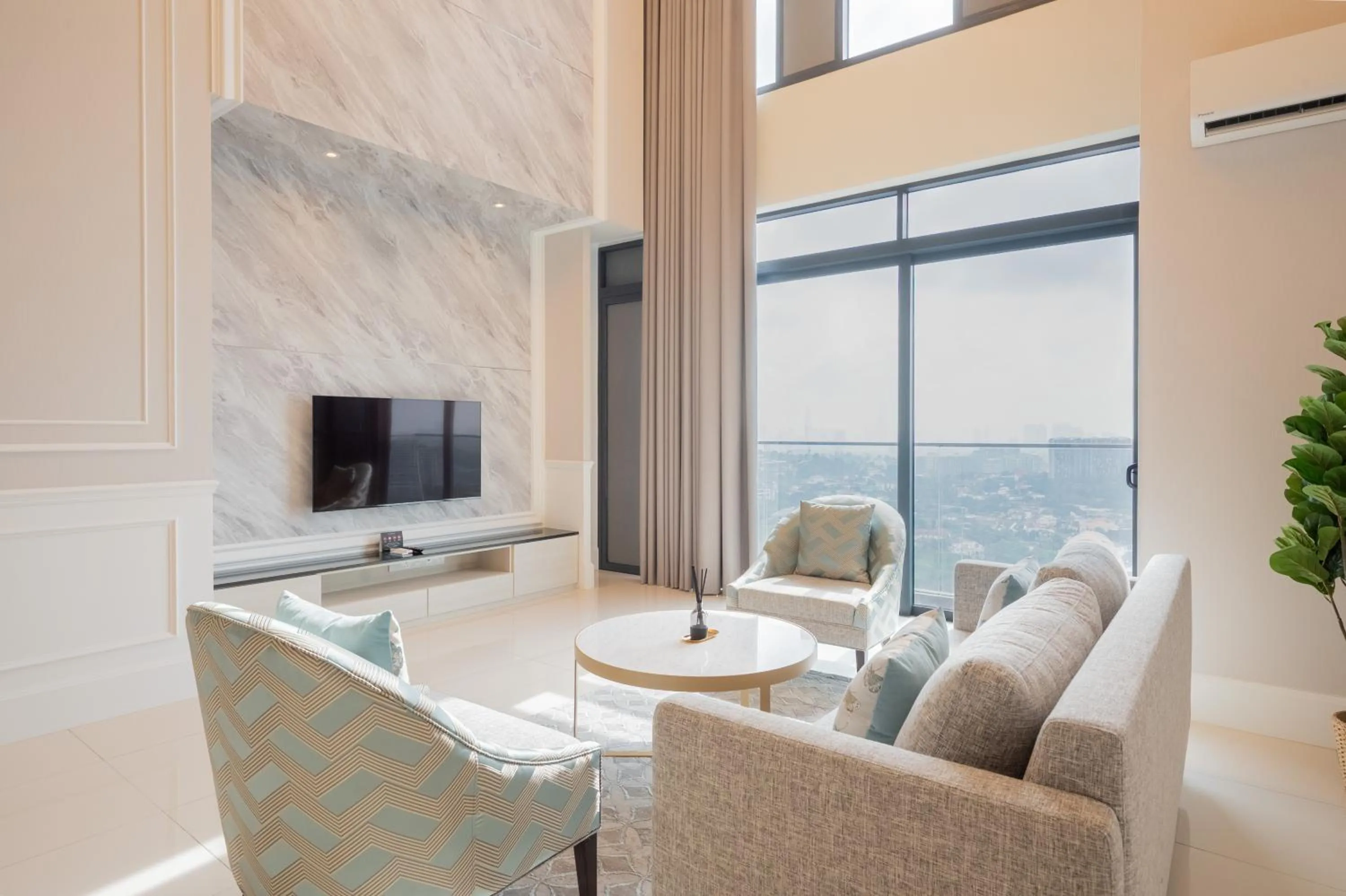 Societe Suite by Lyfehaus