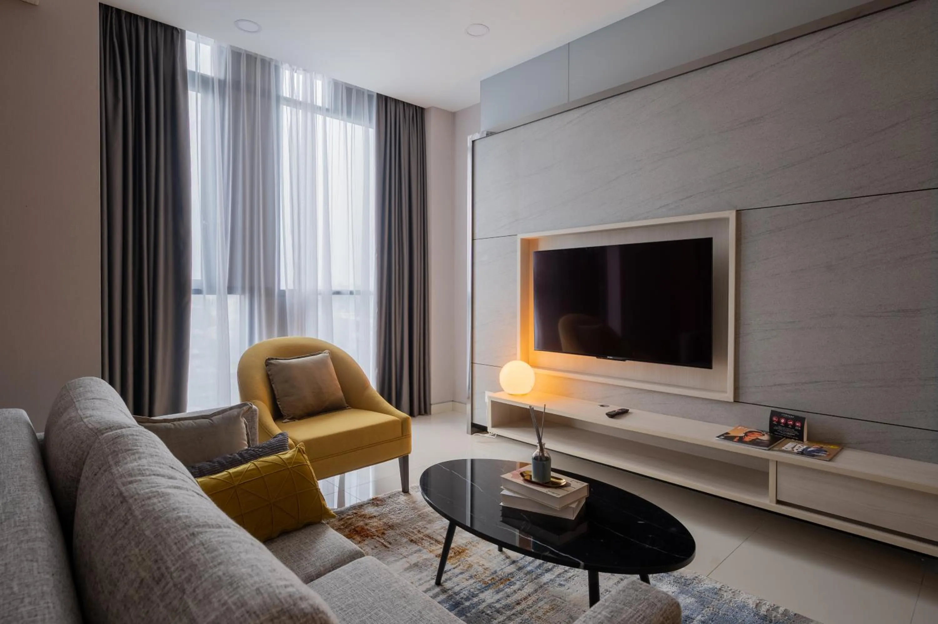 TV and multimedia in Societe Suite by Lyfehaus