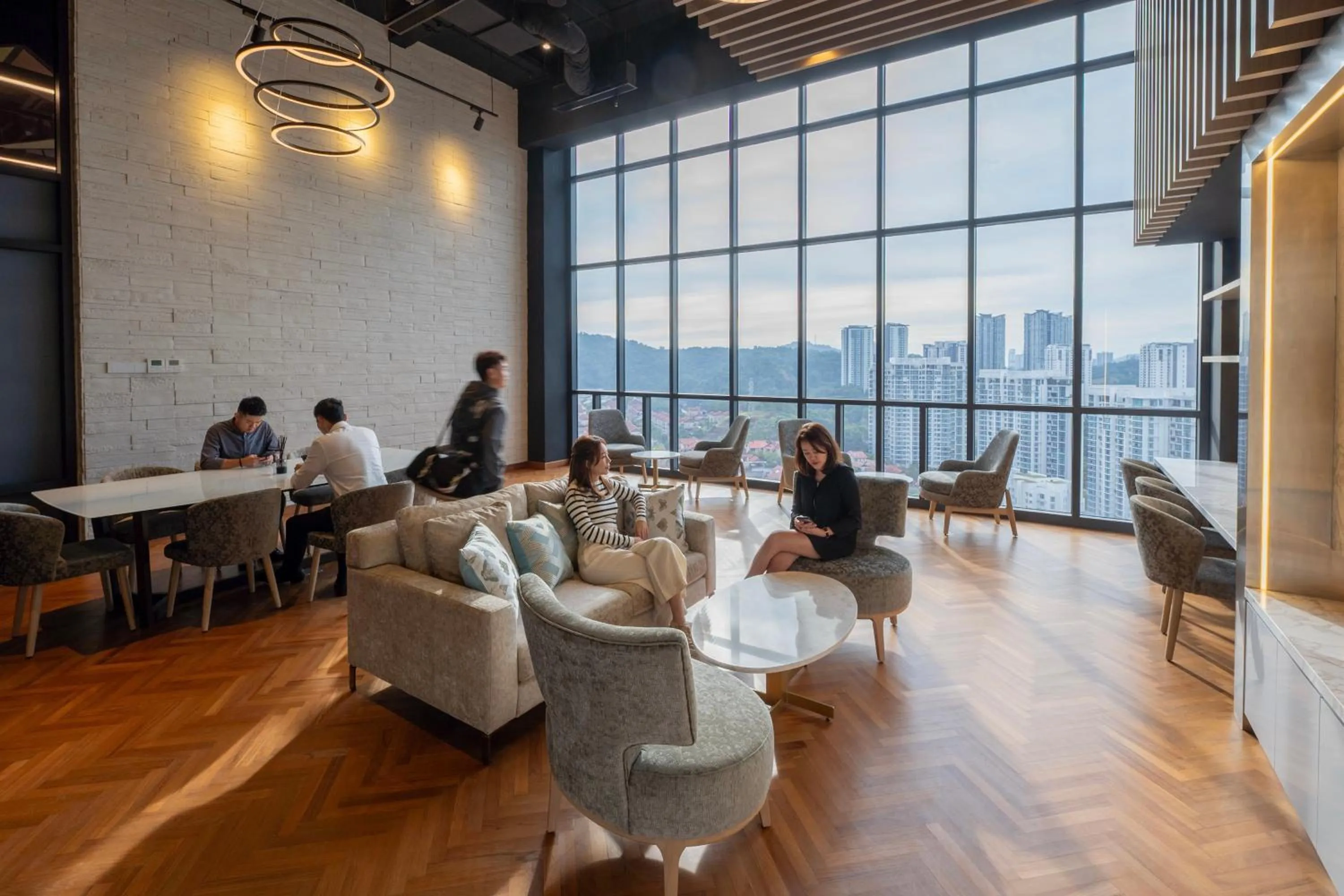 Lounge or bar in Societe Suite by Lyfehaus