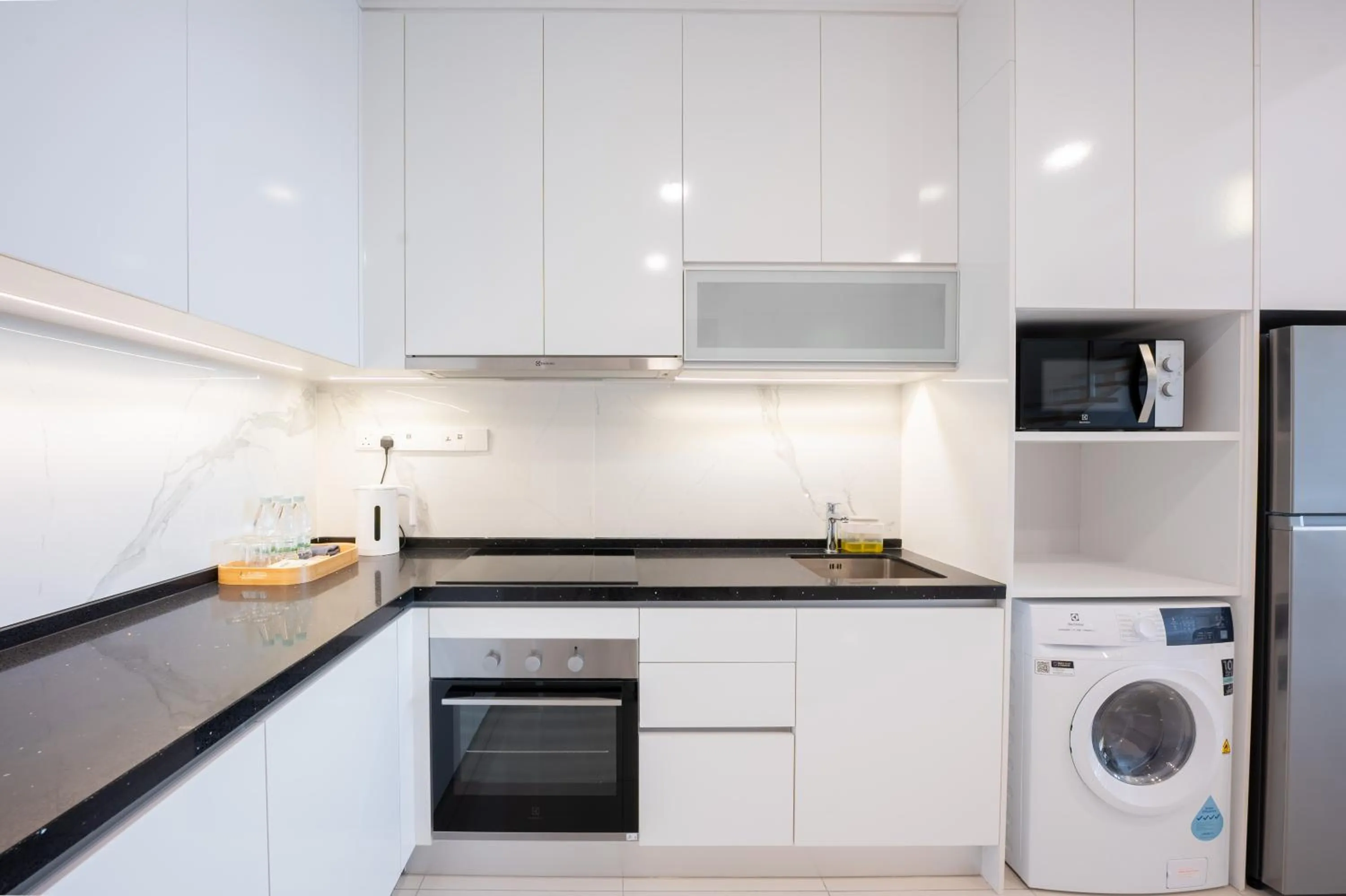 Societe Suite by Lyfehaus