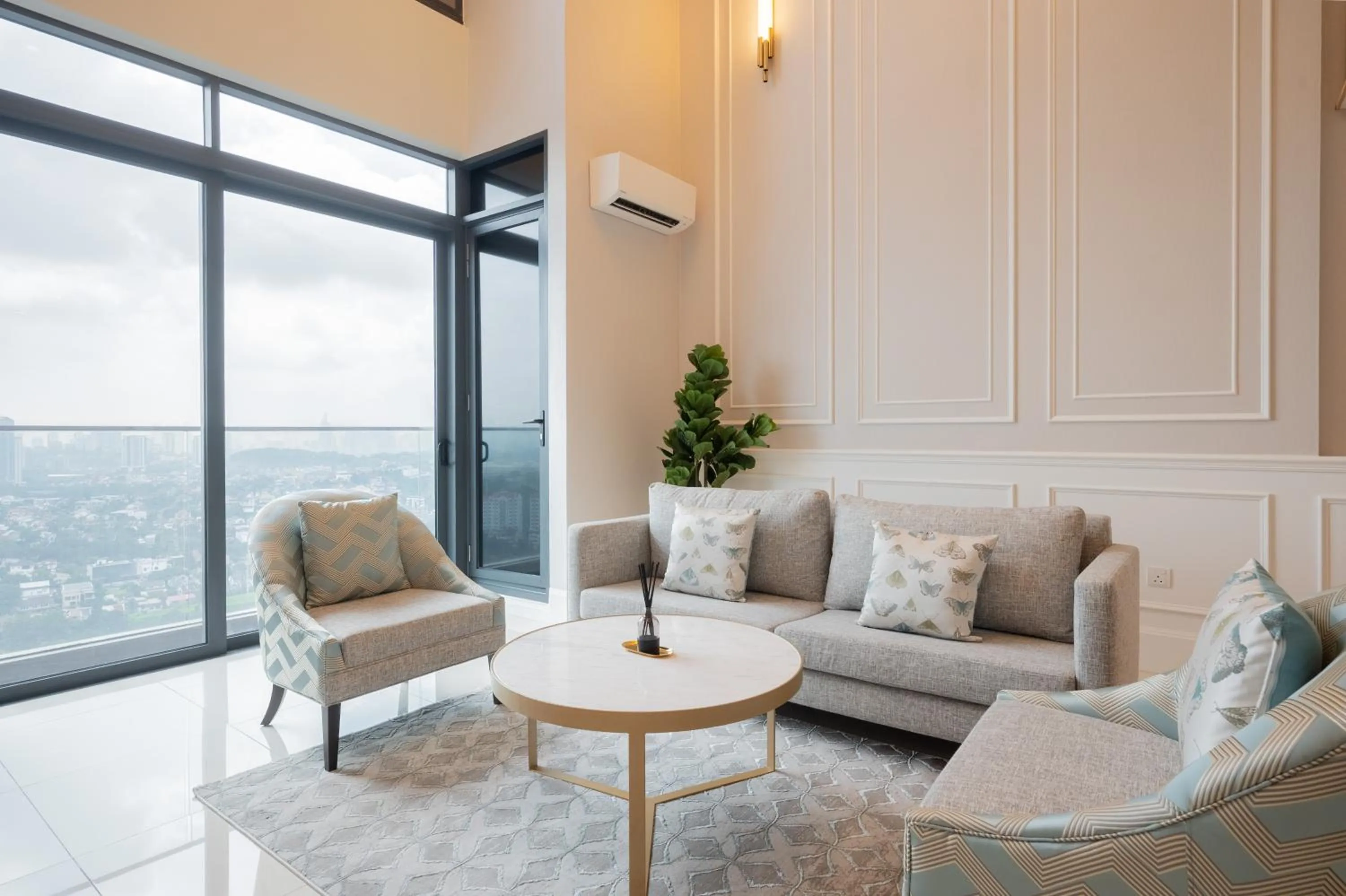 Societe Suite by Lyfehaus