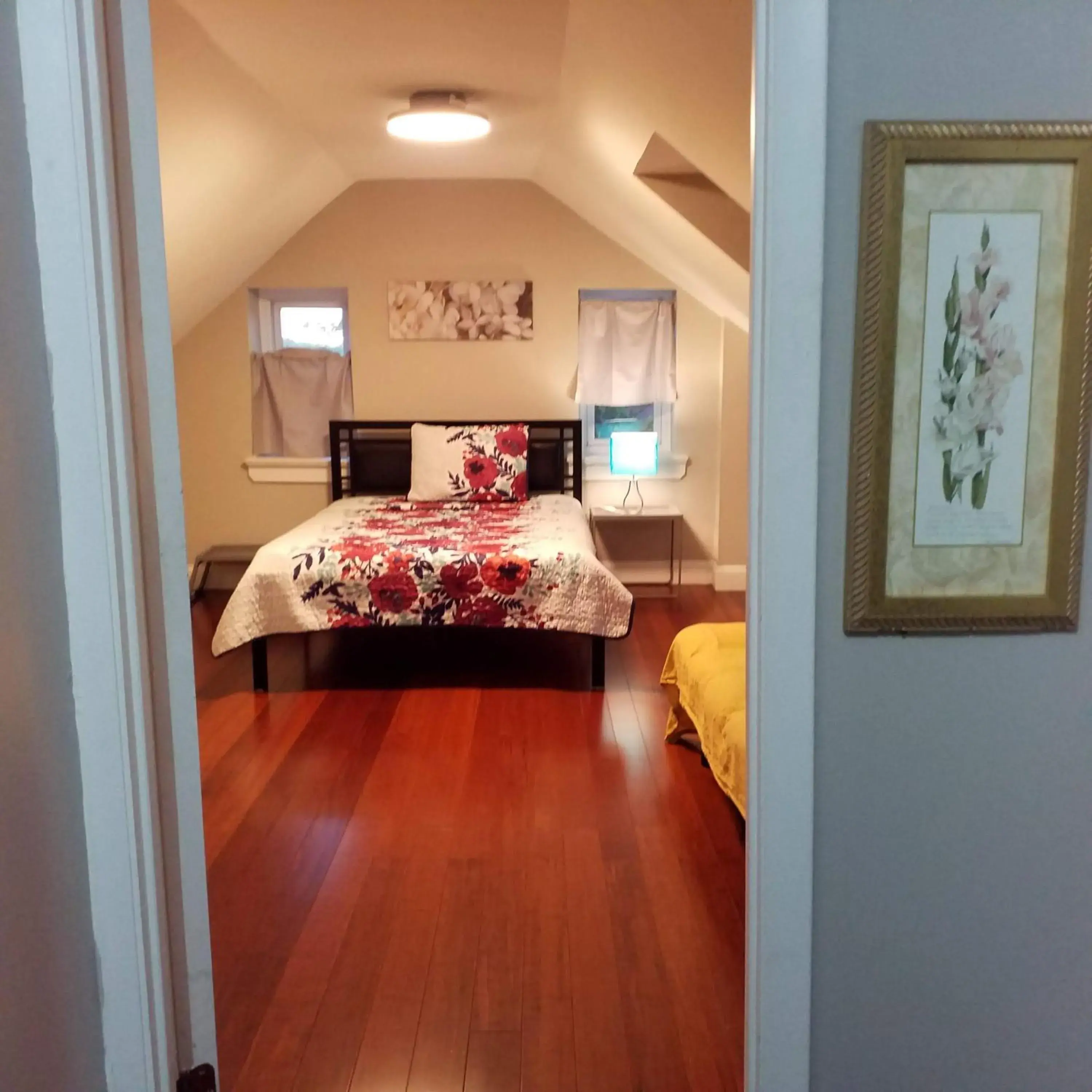 Family Double Room in Fairmount House Free Street Parking Quiet Spacious Family Double Room in Fairmount House Free Street Parking Quiet Spacious